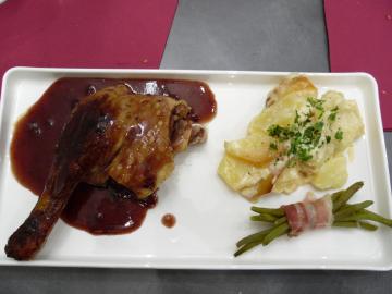 Logis Hôtel Chante-Grelet