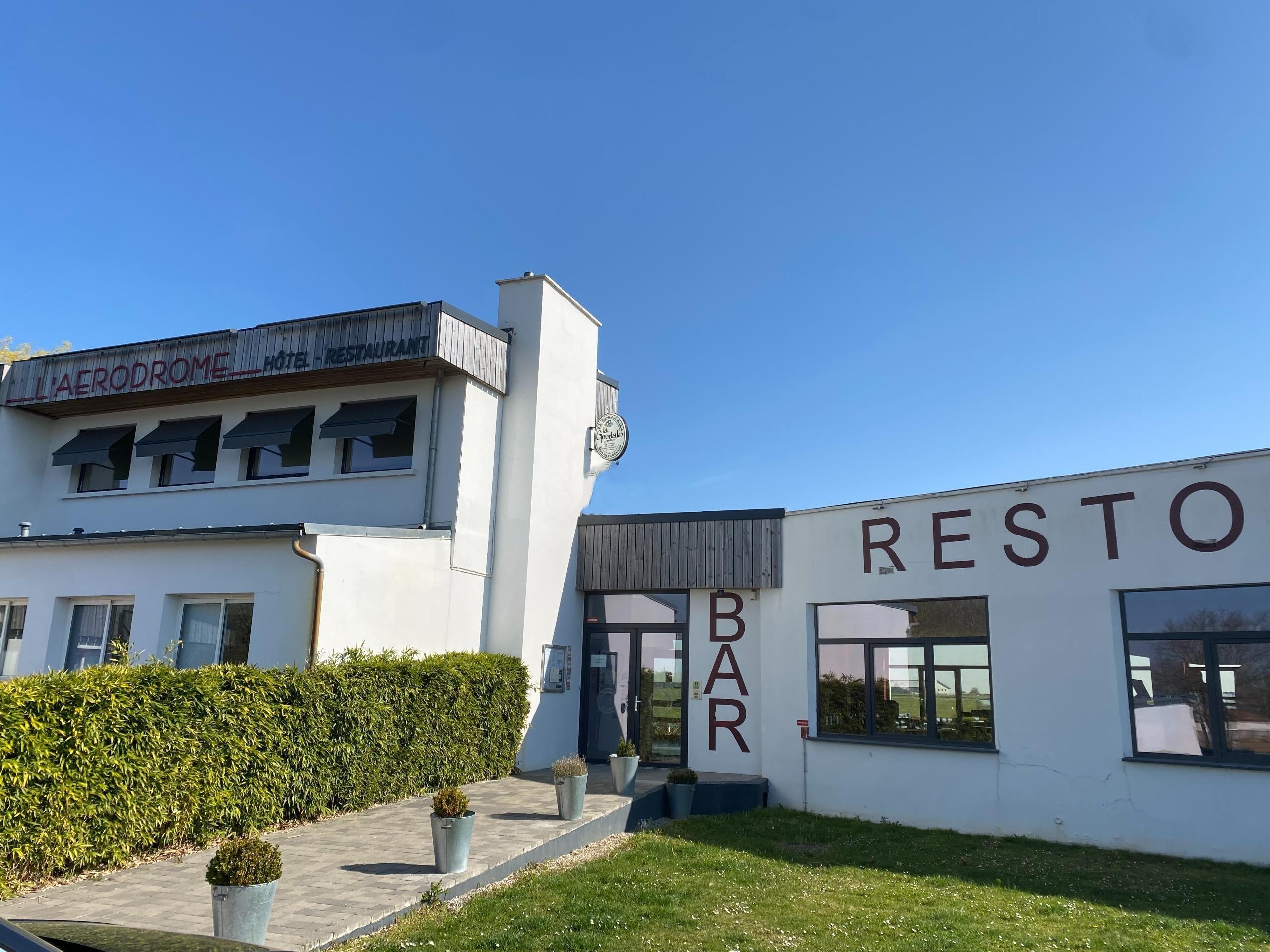 Logis Hôtel l\'Aérodrome de la Baie de Somme