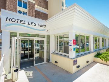 Logis Hôtel Operalia Les Pins