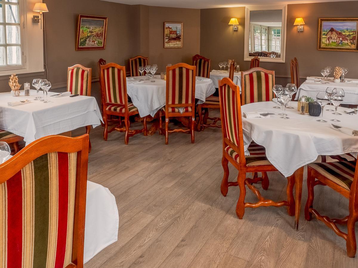 Logis Hôtel Auberge du Cheval Blanc