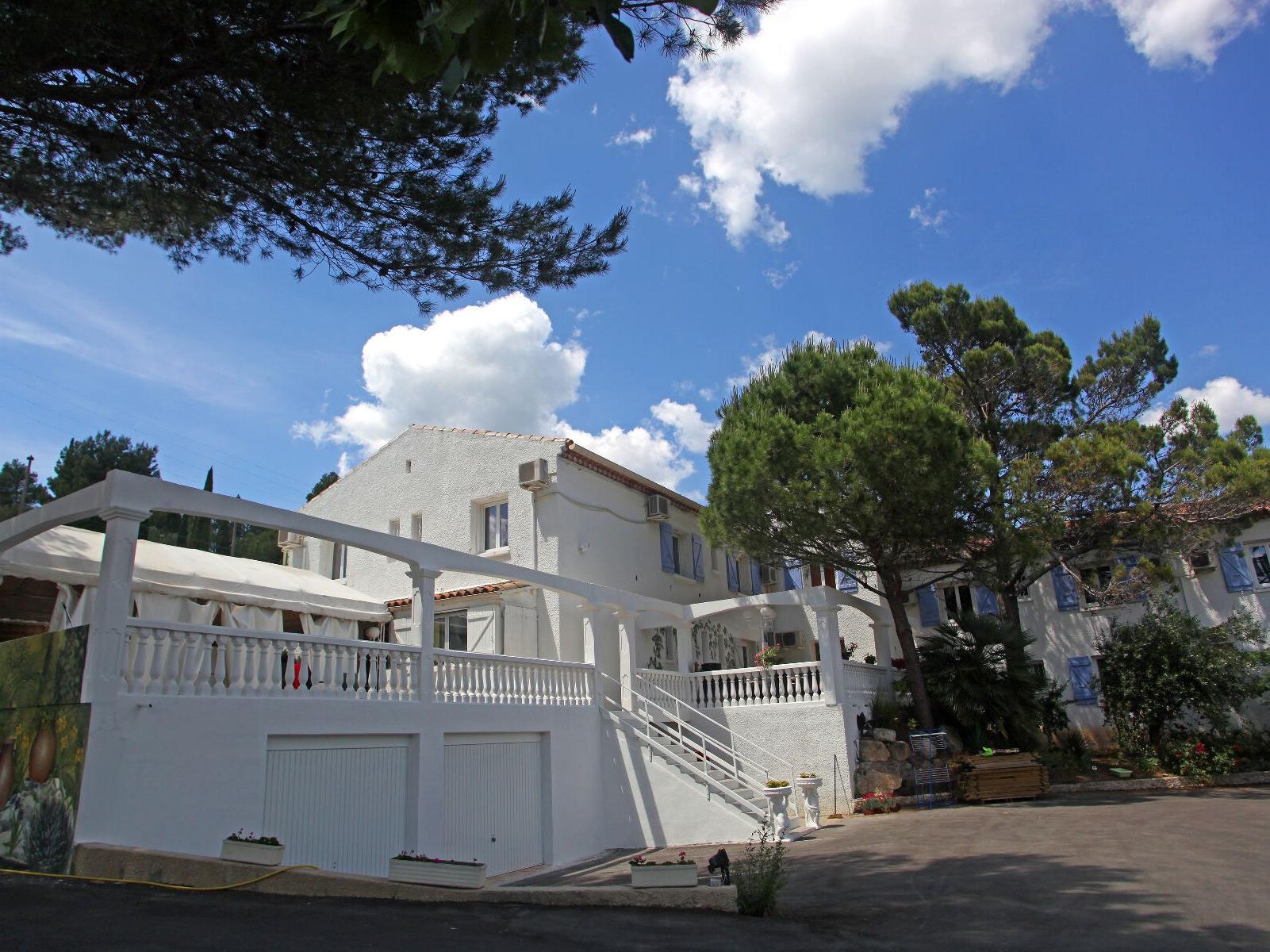 Le Sarac Hôtel & Business