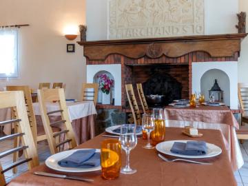 Logis Hôtel des Trois Marchands