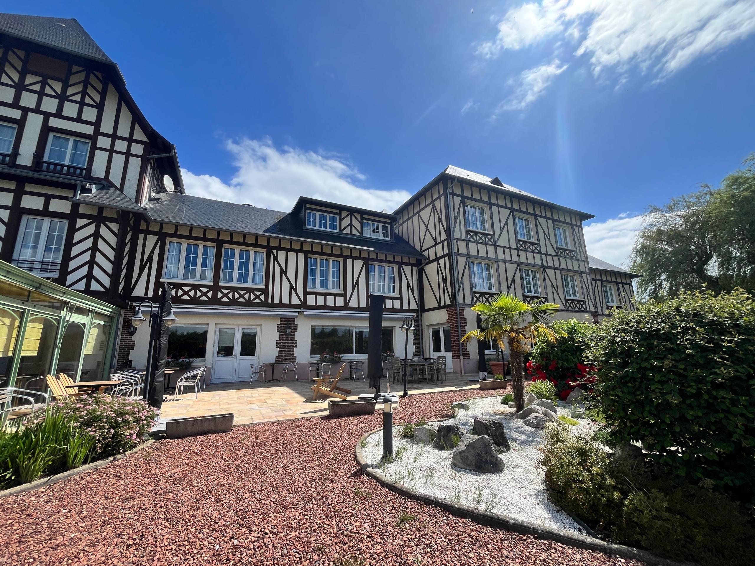 Logis Hôtel la Villa des Houx