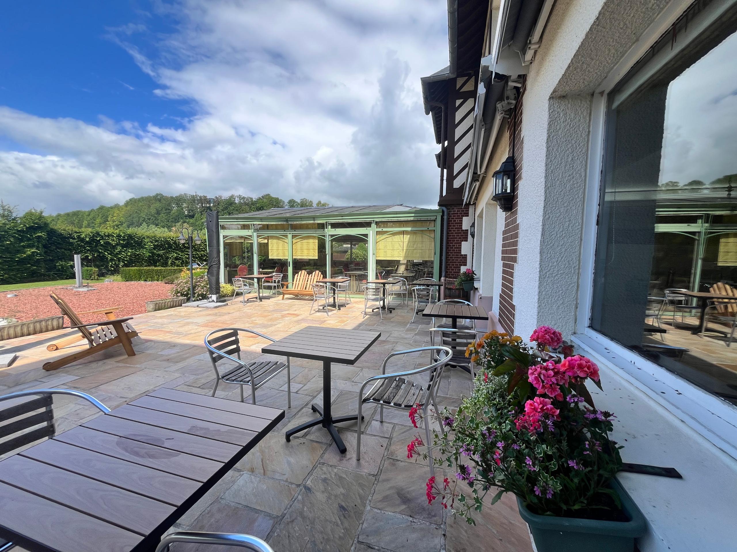 Logis Hôtel la Villa des Houx