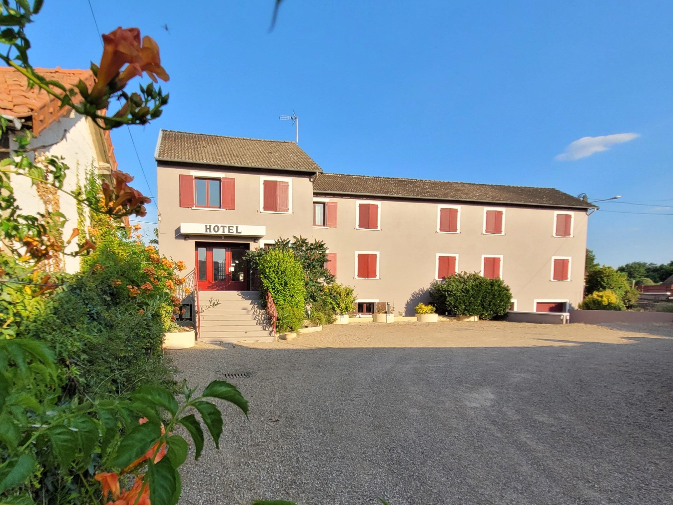 Logis Hôtel le Merle Blanc