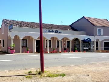Logis Hôtel le Merle Blanc
