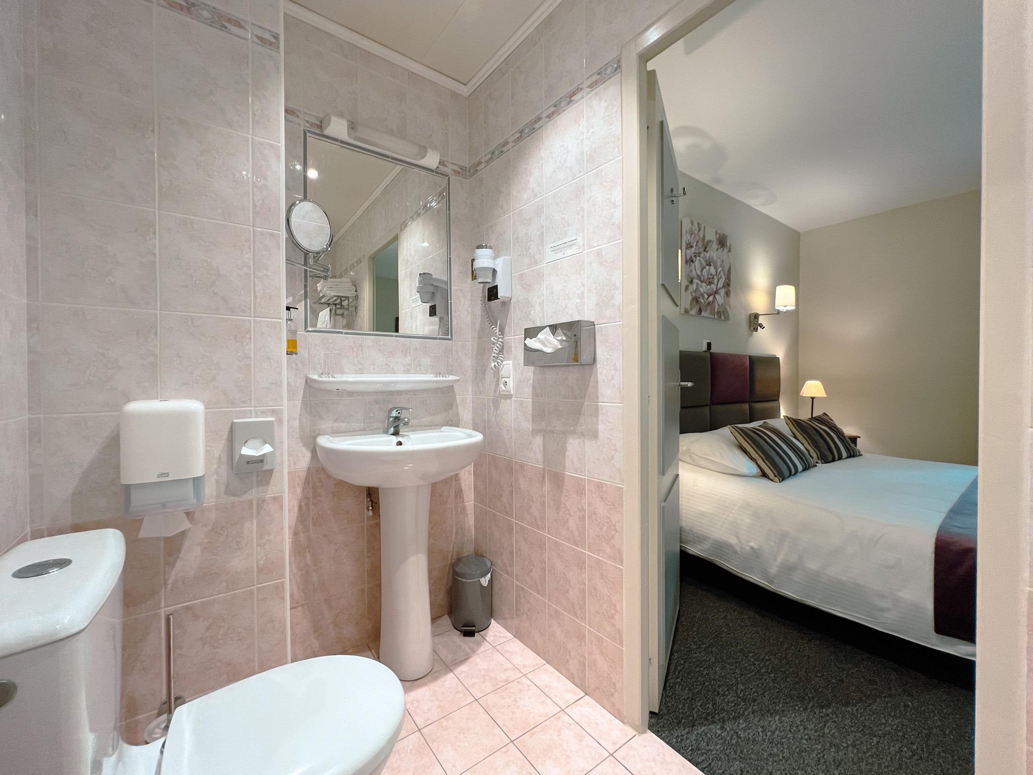 Logis Hôtel Rest. Ô Pervenches et Spa