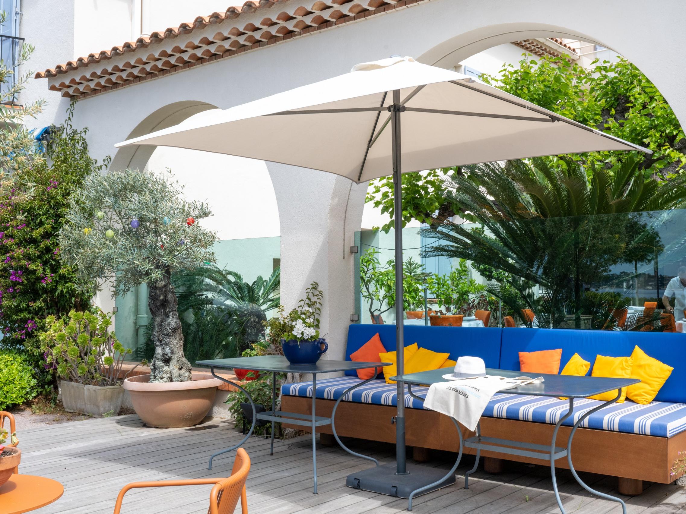 Logis Hôtel le Provençal Rest. les Mûriers