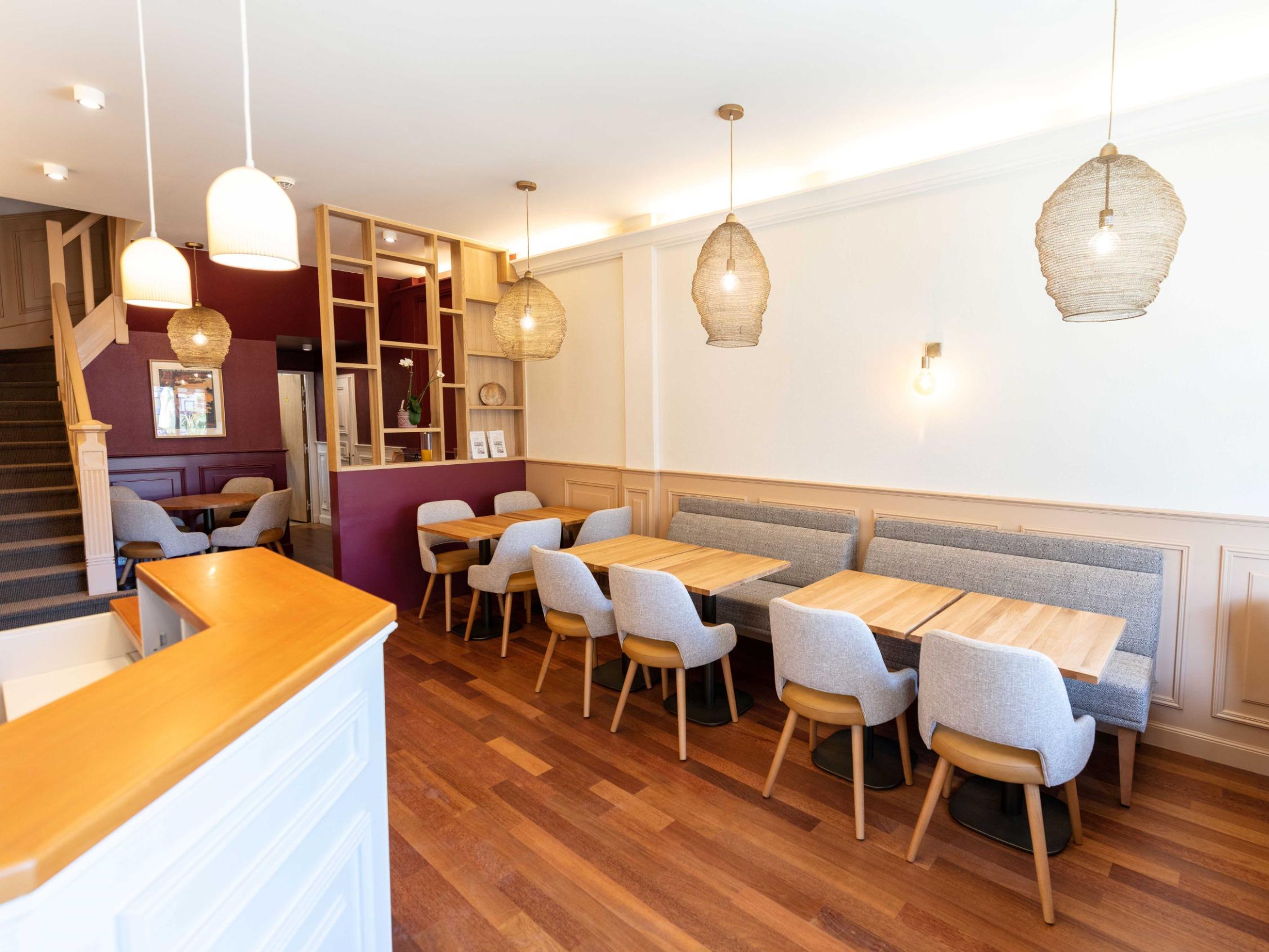 Cit\'Hotel Normandy