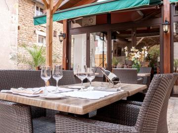 Logis Hôtel du Commerce