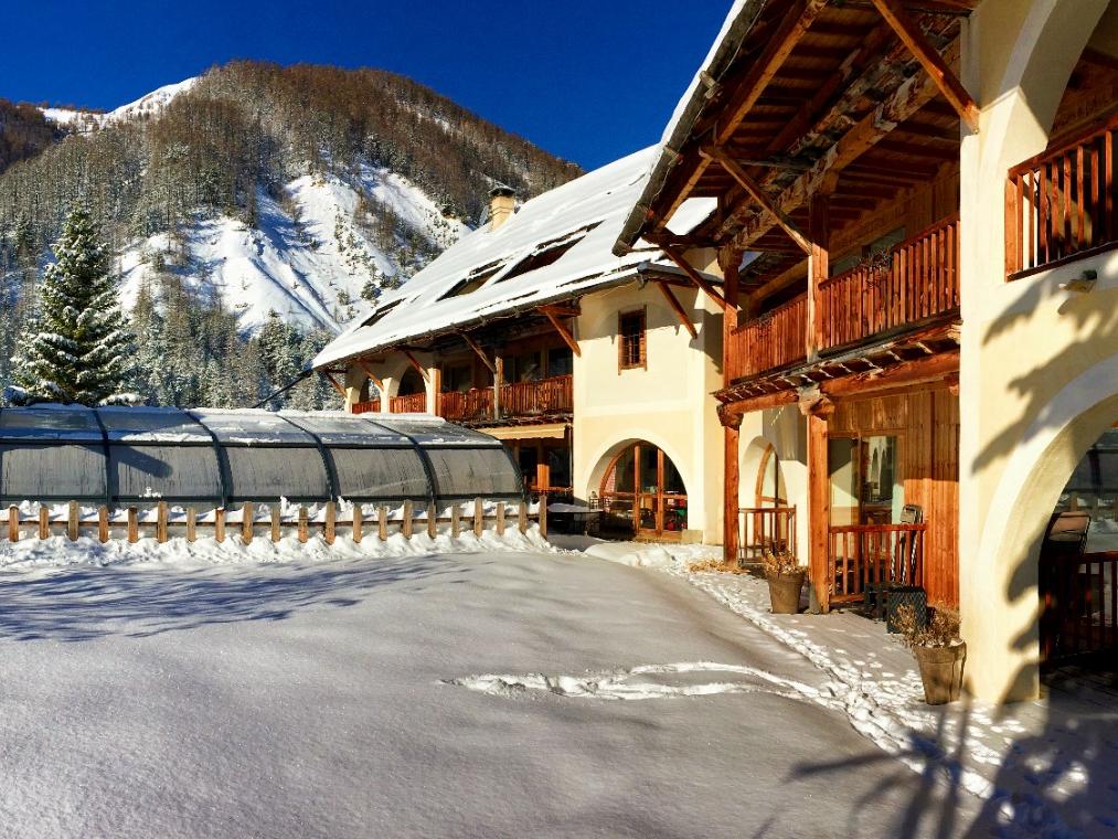 Logis Hôtel La Ferme De L'Izoard, Hôtel Logis Hotels ARVIEUX, Stay ...