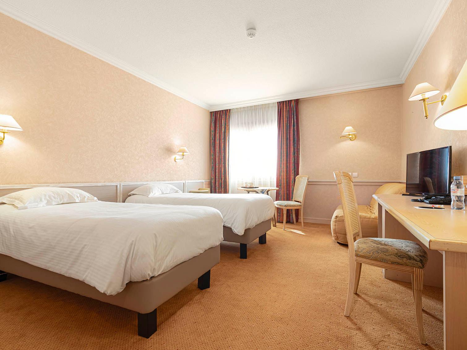 Logis Hôtel Lyon Est - Porte de l\'Ain Rest. le Relais de Genève