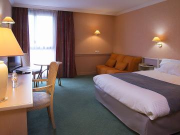 Logis Hôtel Lyon Est - Porte de l'Ain Rest. le Relais de Genève