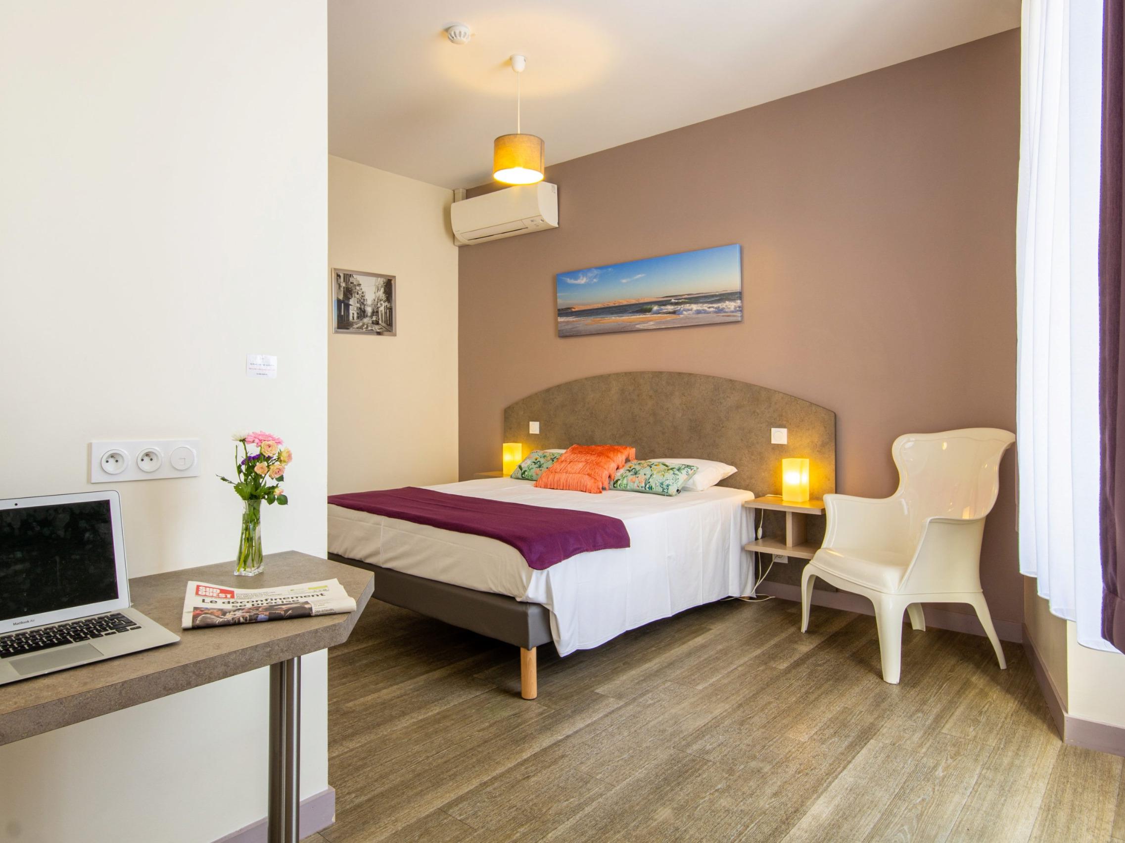 Cit\'Hotel le Commerce