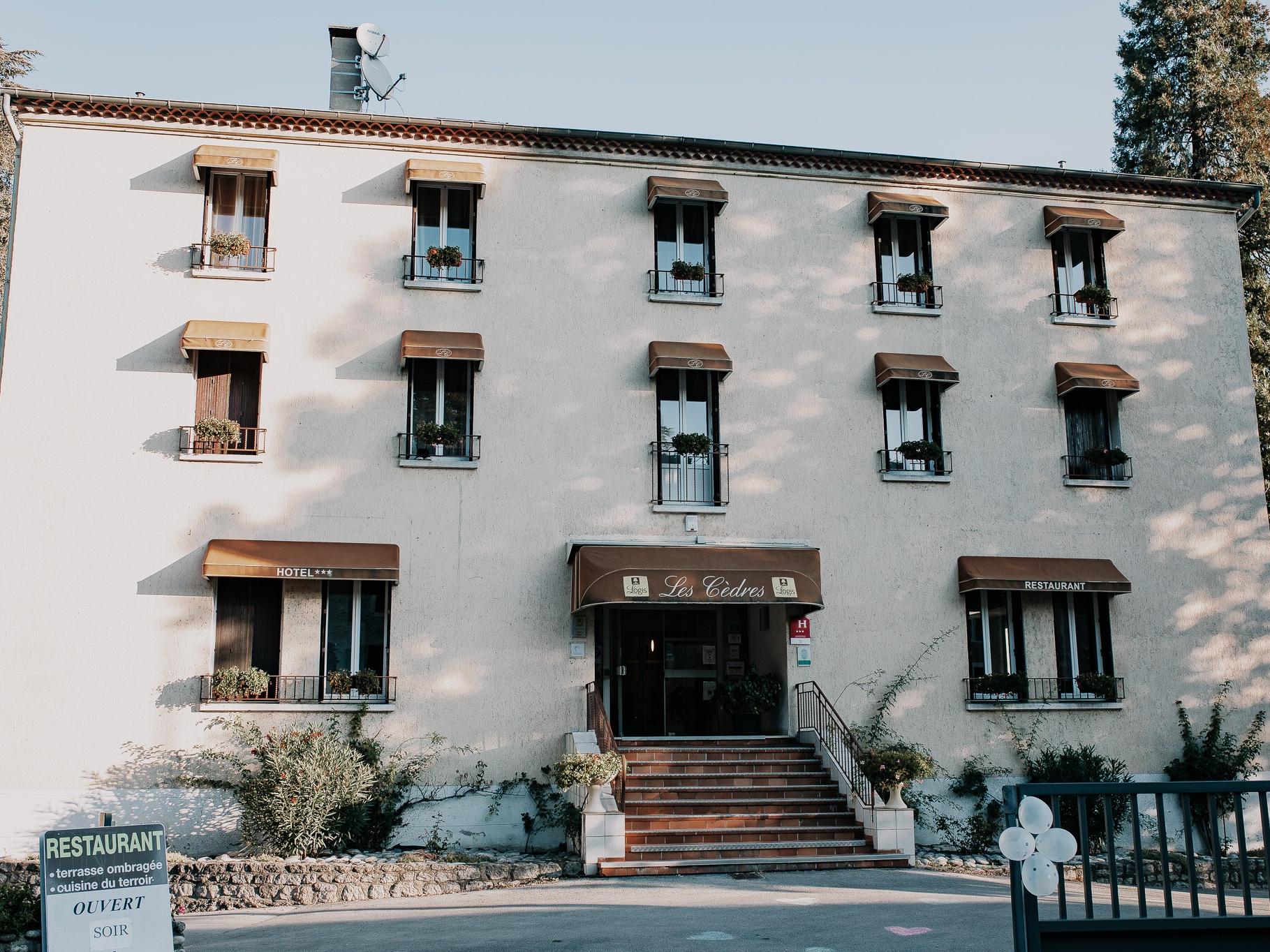 Logis Hôtel les Cèdres