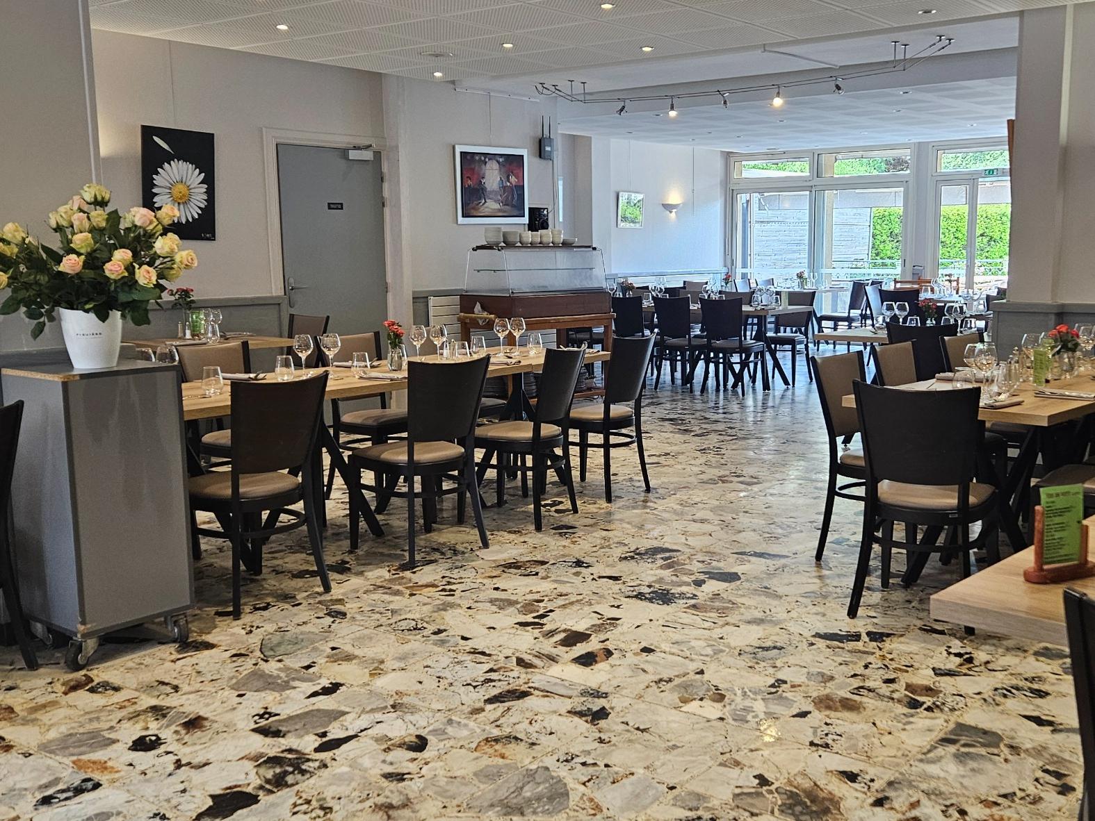 Logis Hôtel les Cèdres