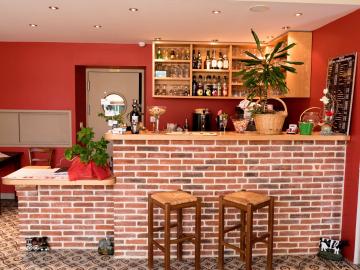 Logis Hôtel Auberge du Valburgeois