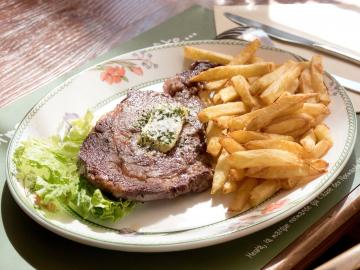 Logis Hôtel Auberge du Valburgeois