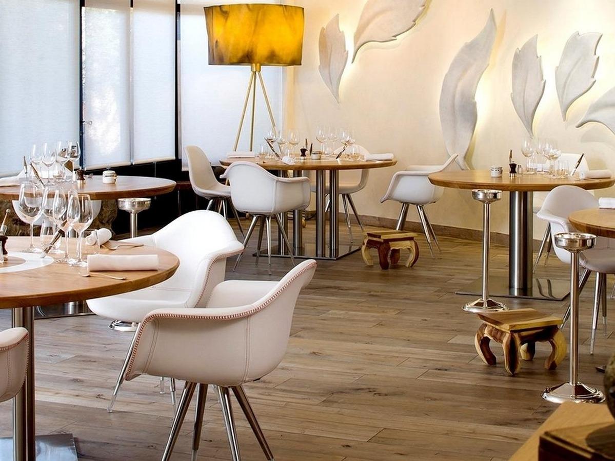 Auberge du Vieux Puits, Singuliers Hôtel