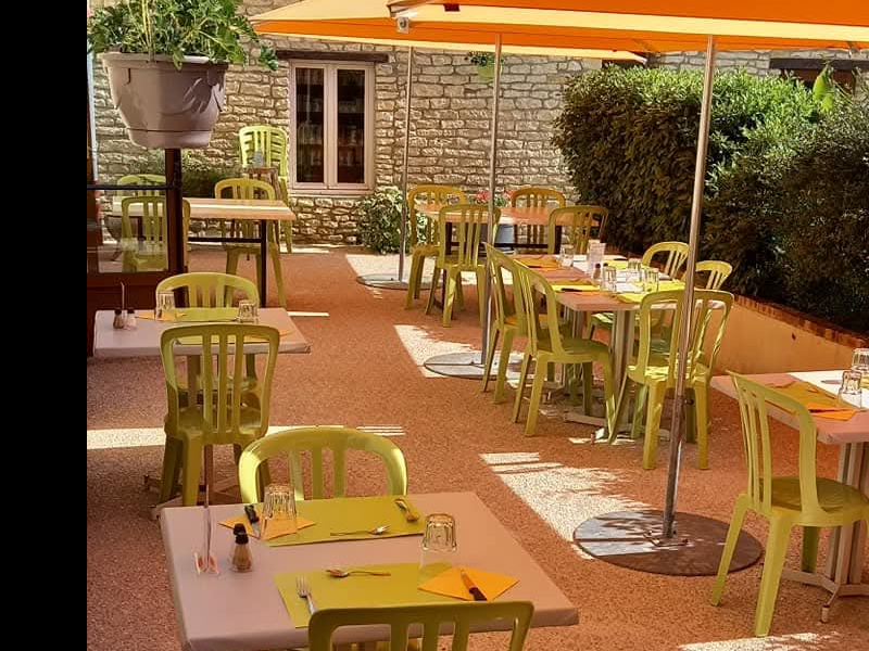 Logis Hôtel Auberge de la Plaine