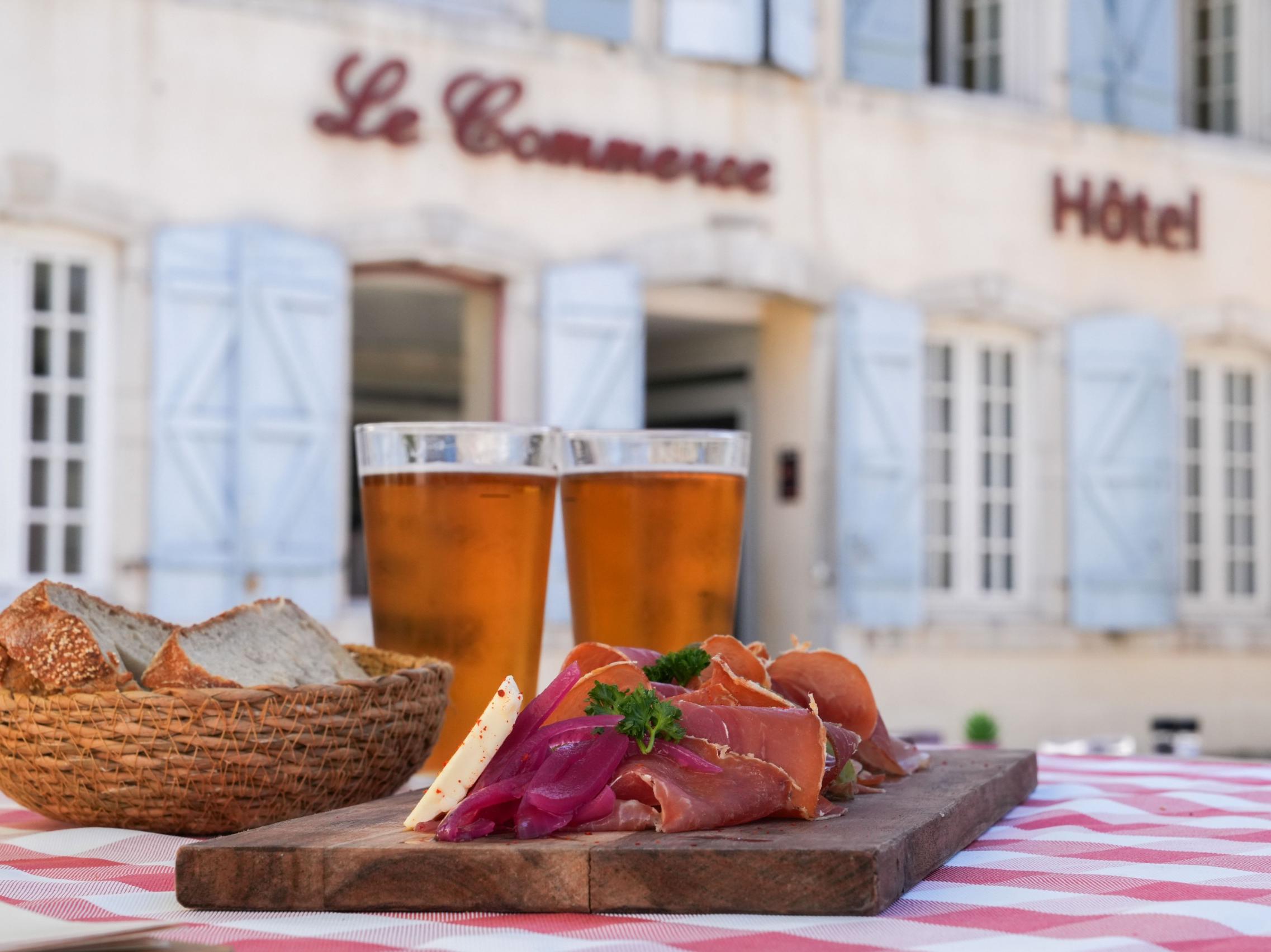 Logis Hôtel le Commerce