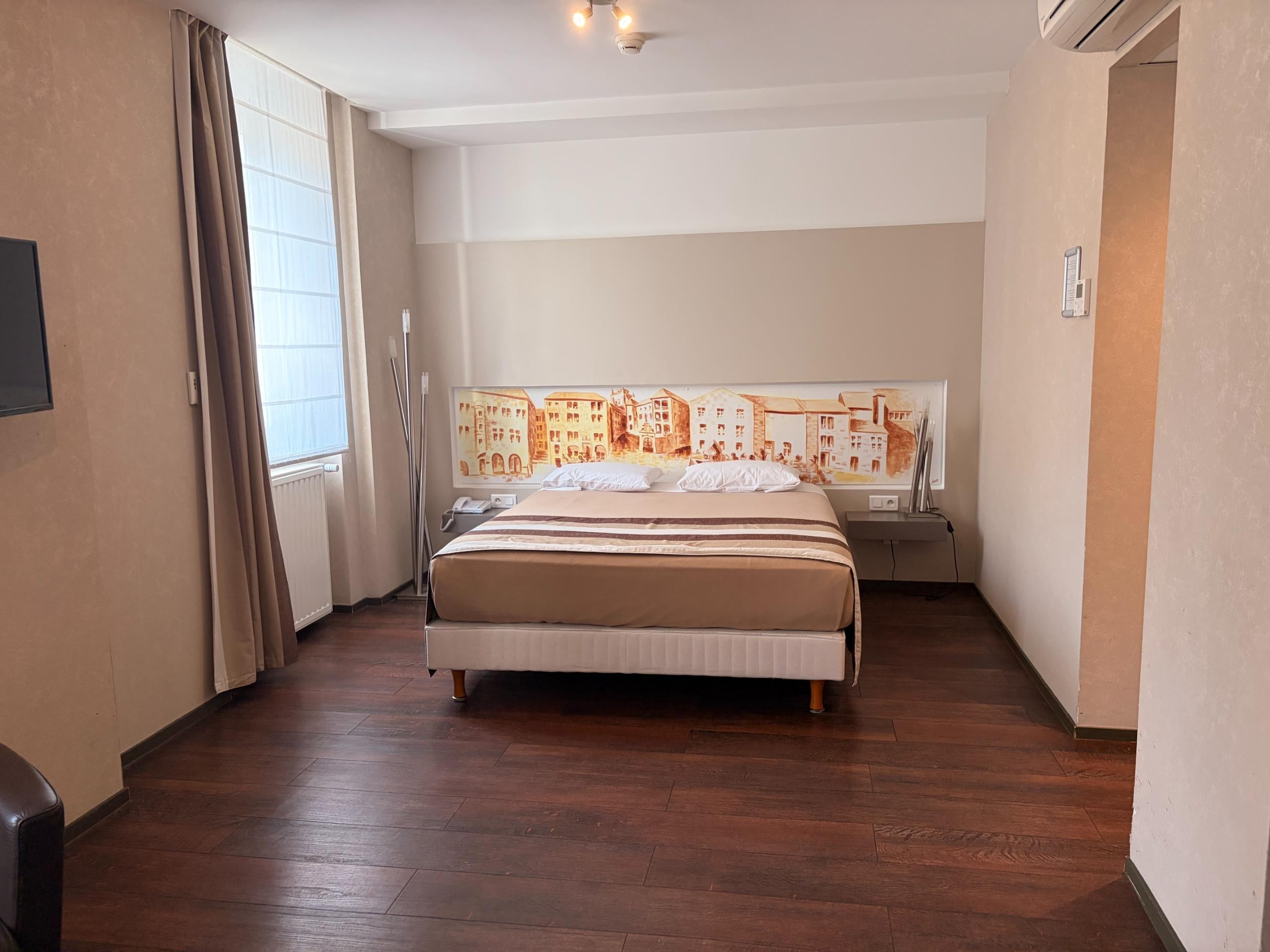 Cit\'Hotel de la Cloche