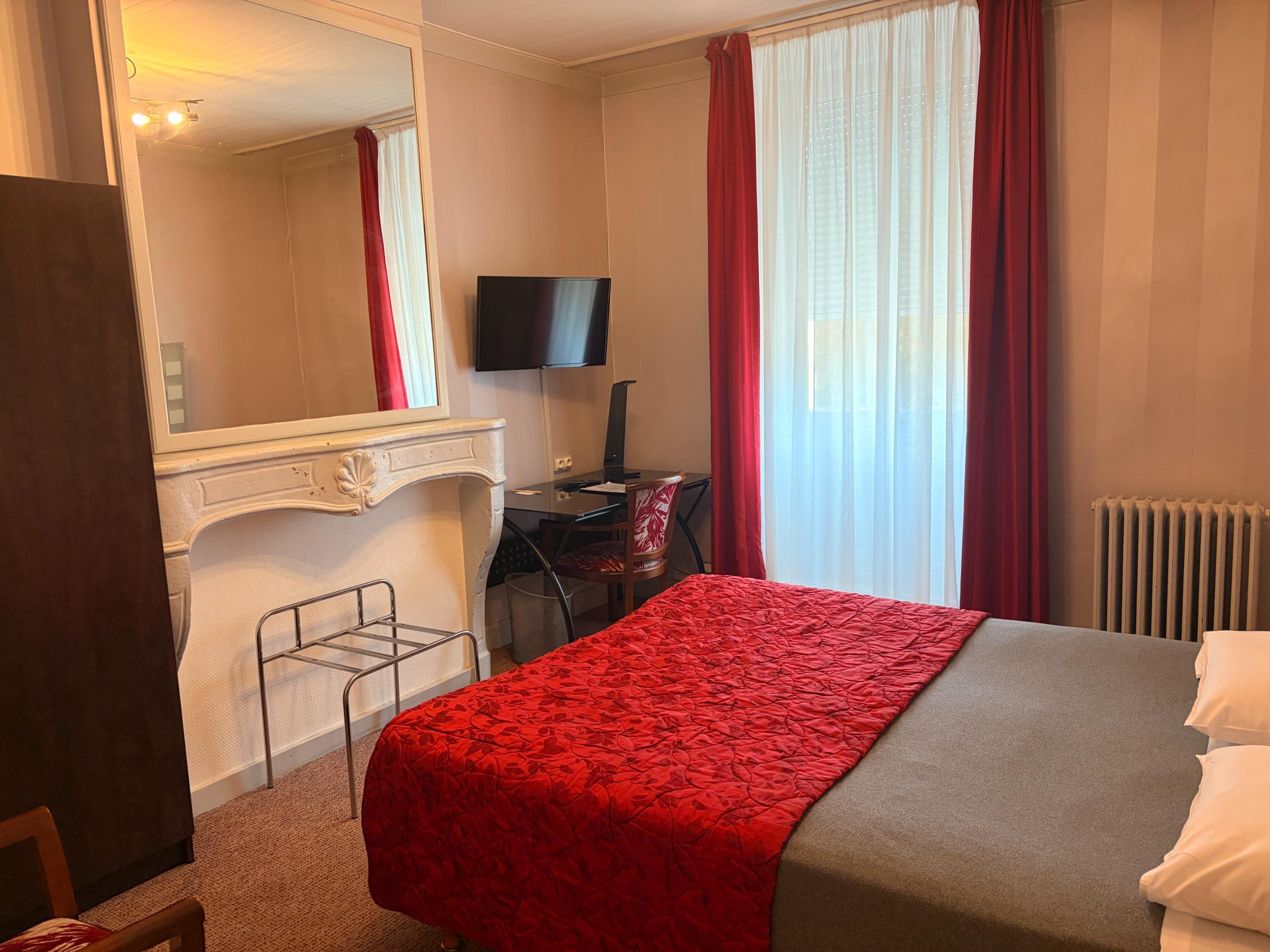 Cit\'Hotel de la Cloche