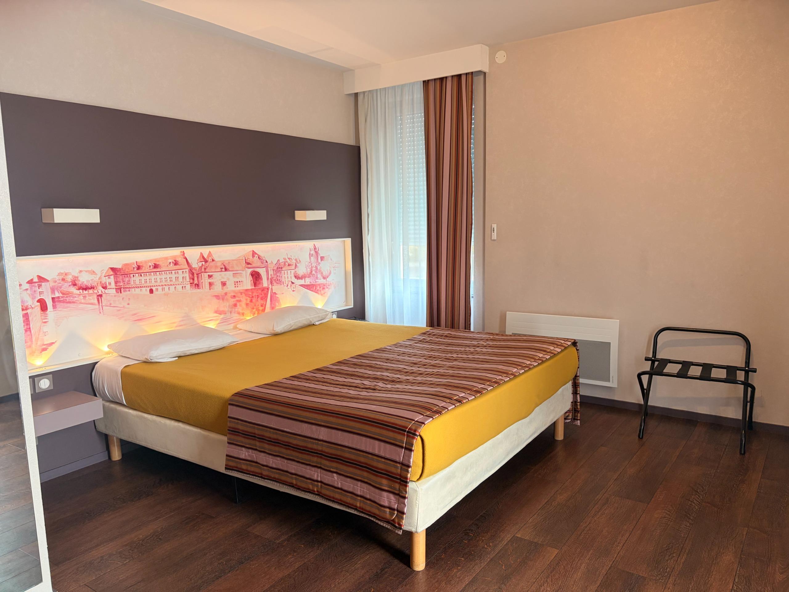 Cit\'Hotel de la Cloche