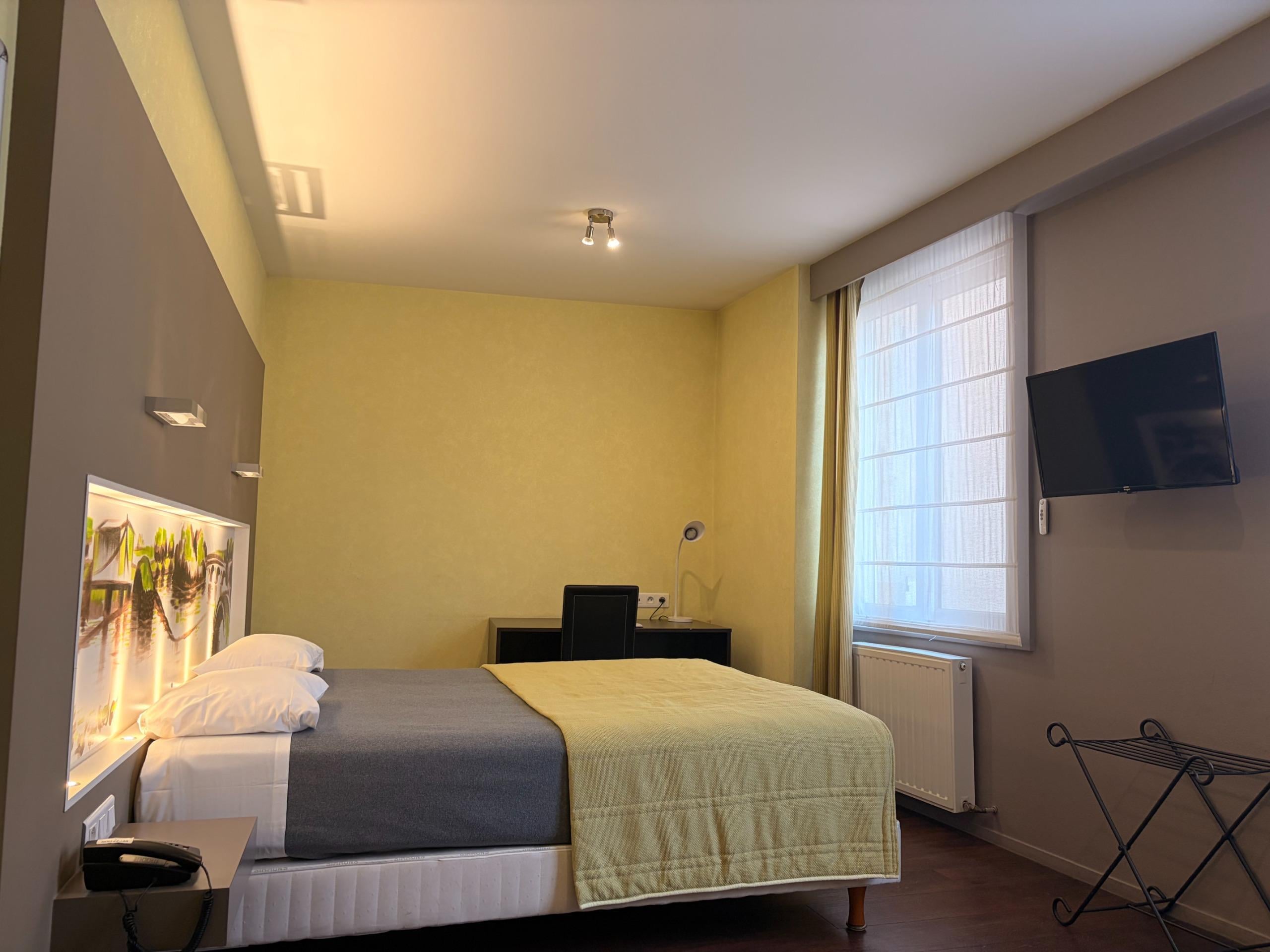 Cit\'Hotel de la Cloche
