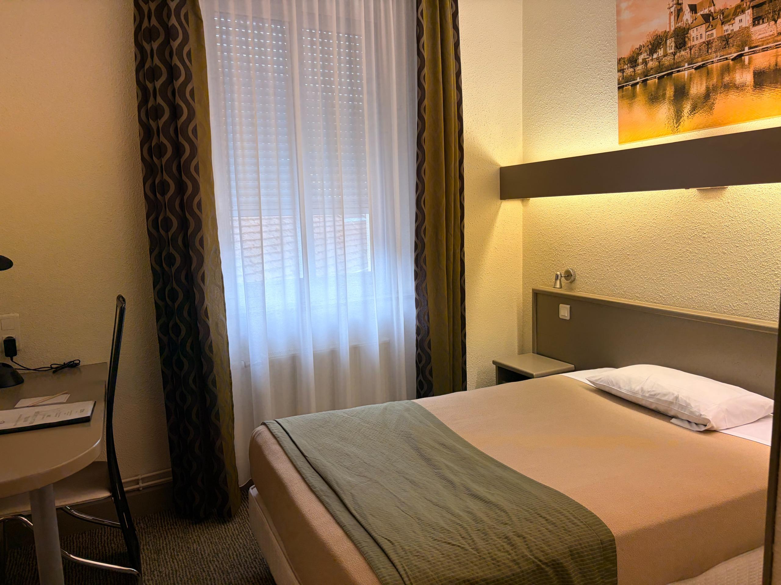 Cit\'Hotel de la Cloche