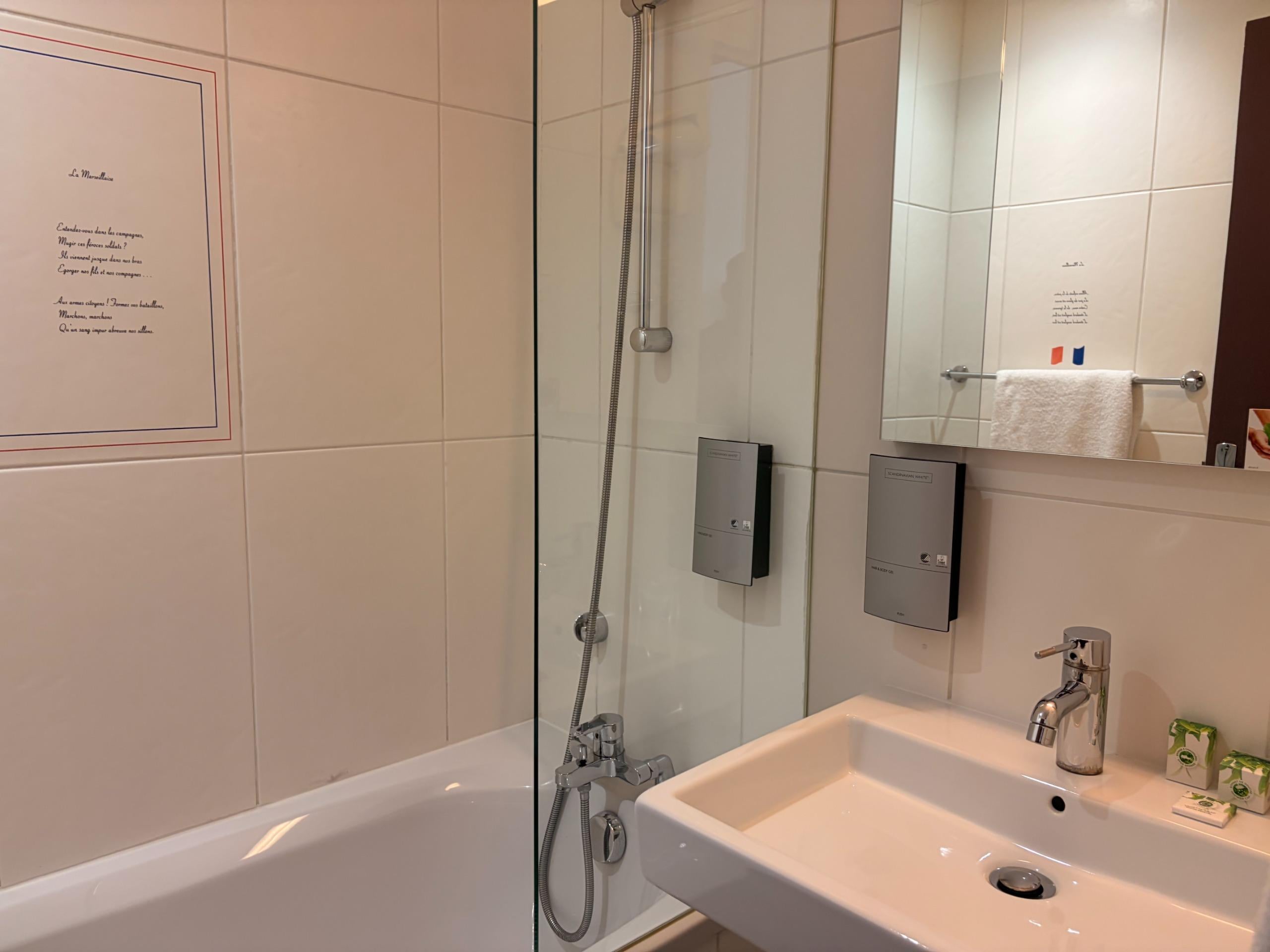 Cit\'Hotel de la Cloche