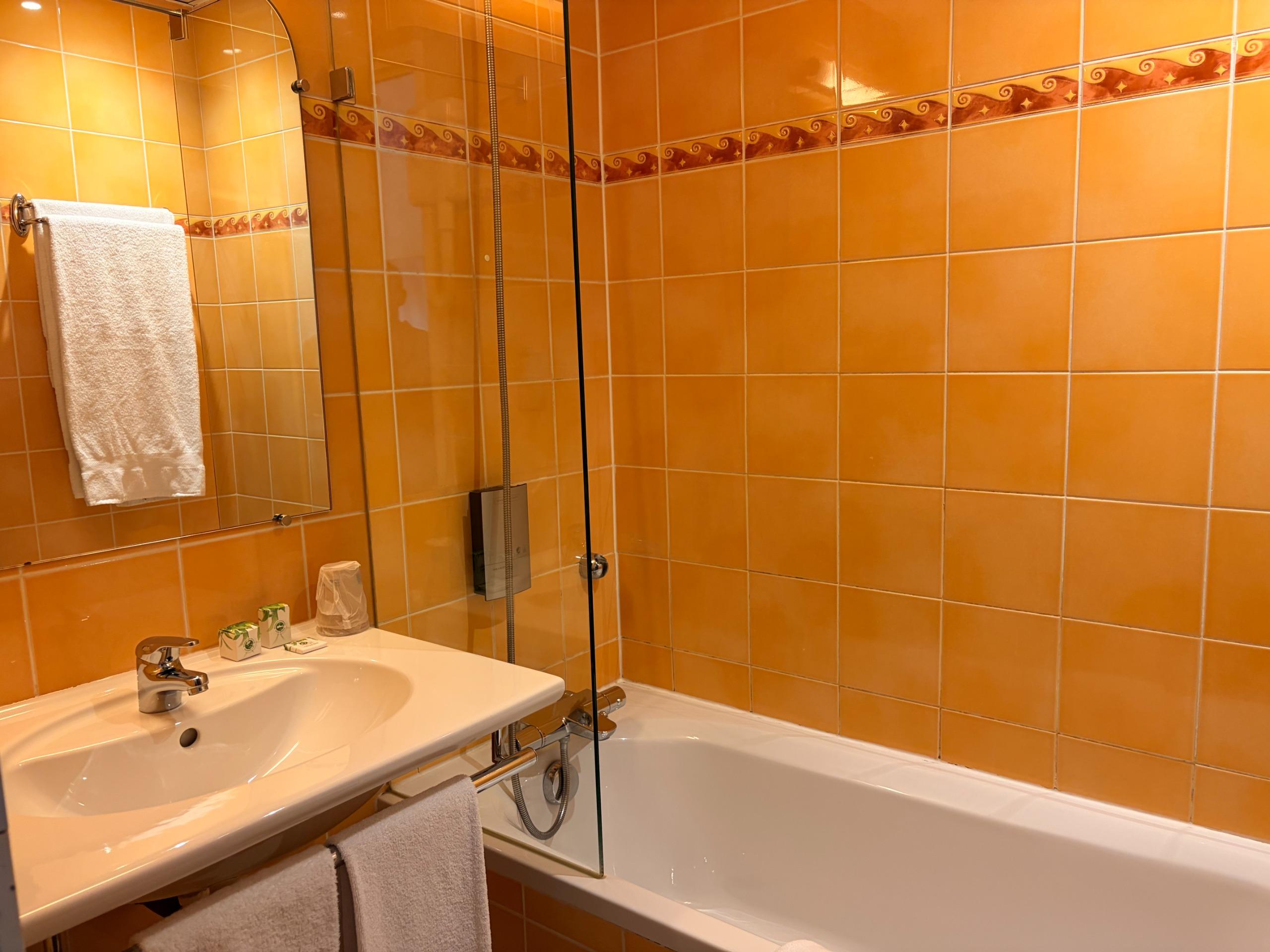 Cit\'Hotel de la Cloche