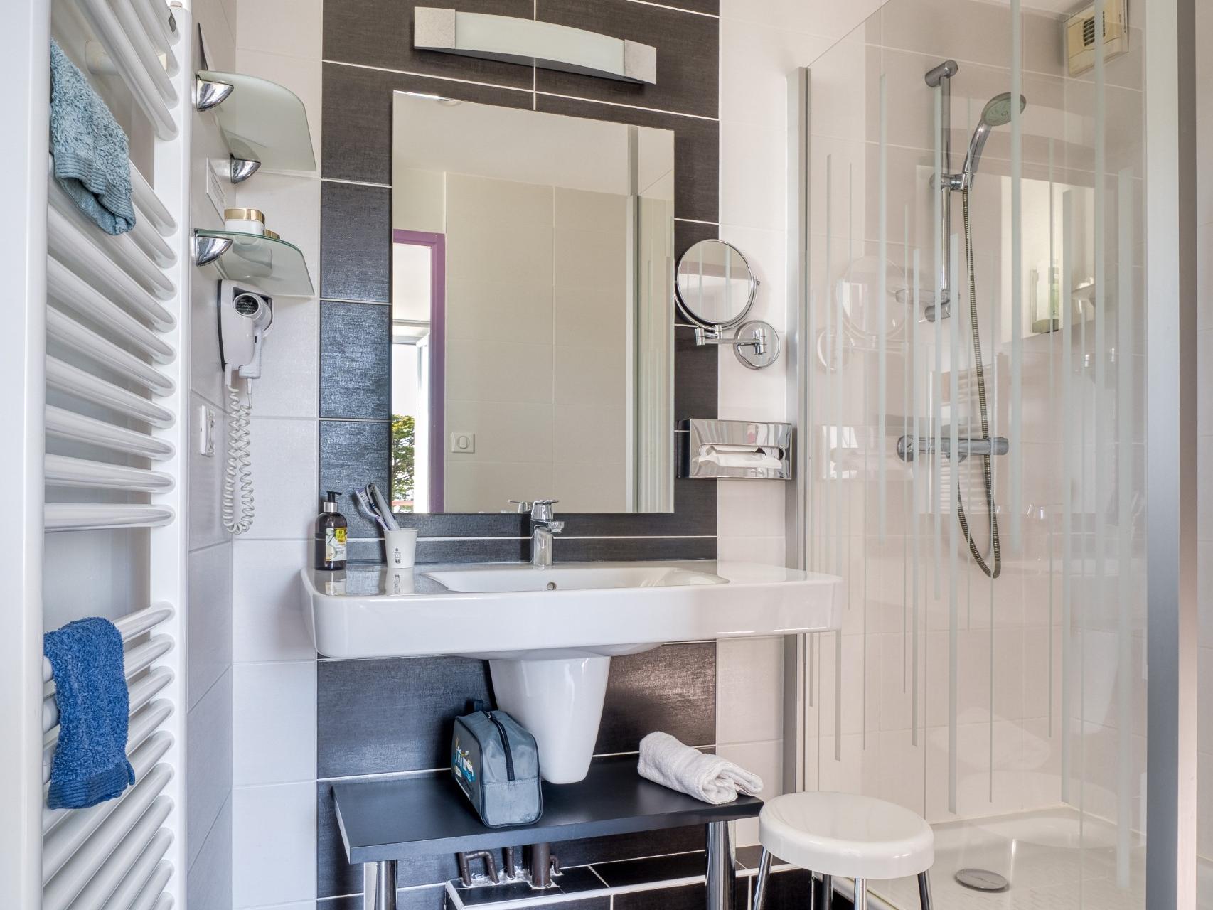 Logis Hôtel Belle-Vue