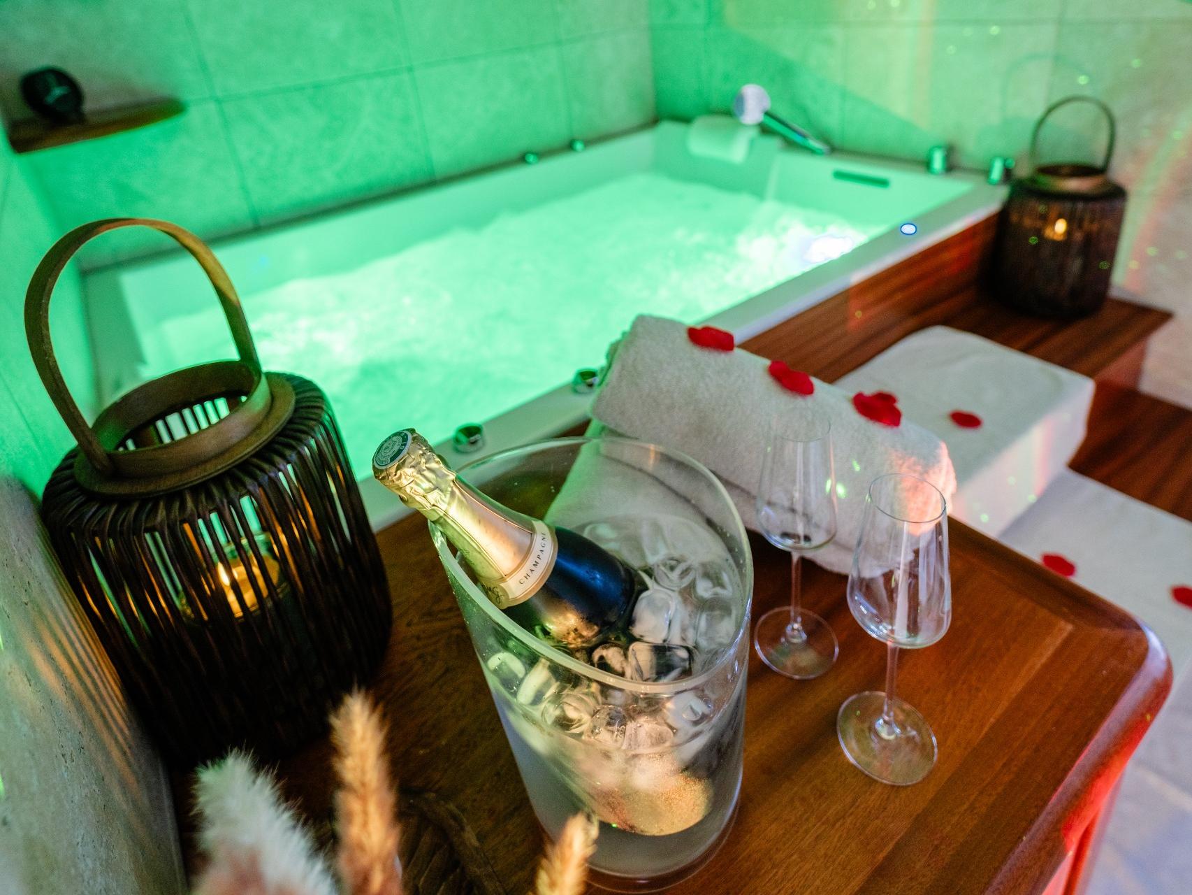 Logis Hôtel Domaine du Vieux Porche