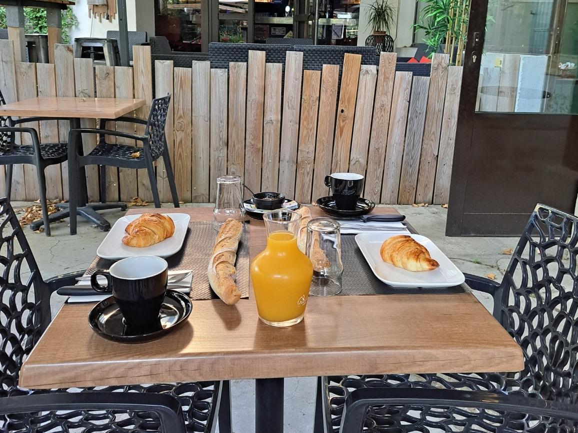 Logis Hôtel les Platanes