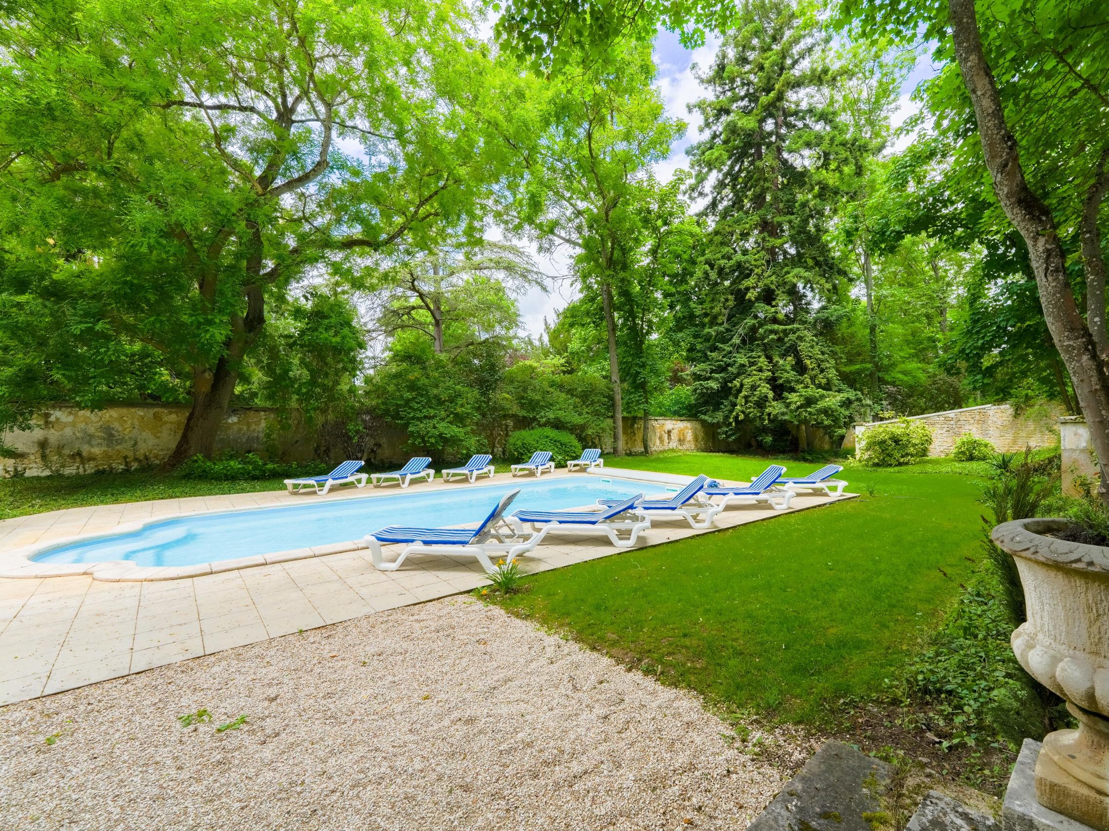 Logis Hôtel les Maréchaux