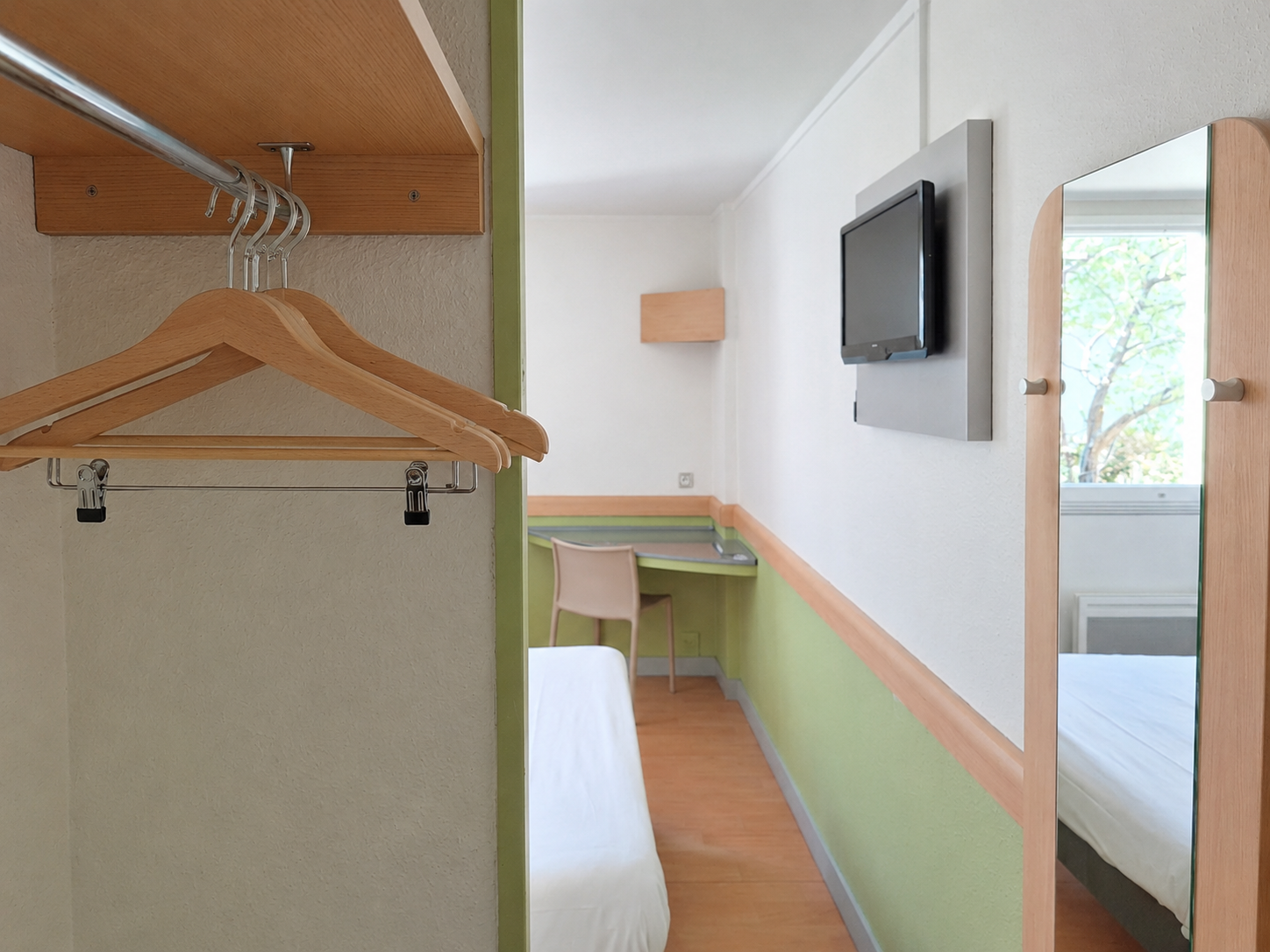 Cit\'Hotel Rosea\'s