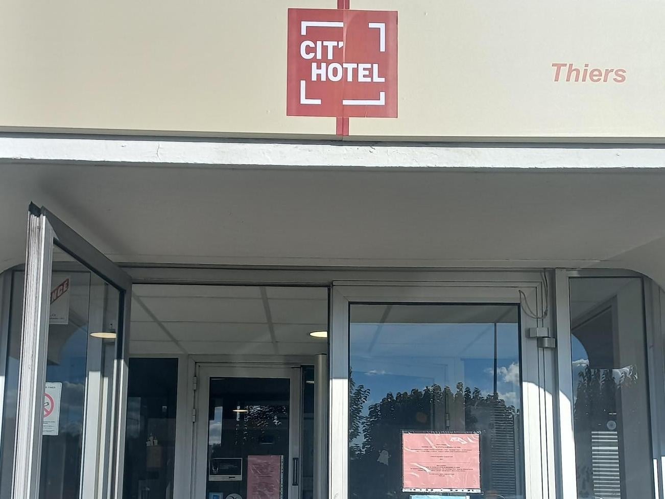 Cit\'Hotel Rosea\'s