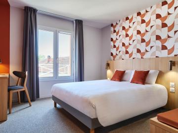 Logis Hôtel Larivaut