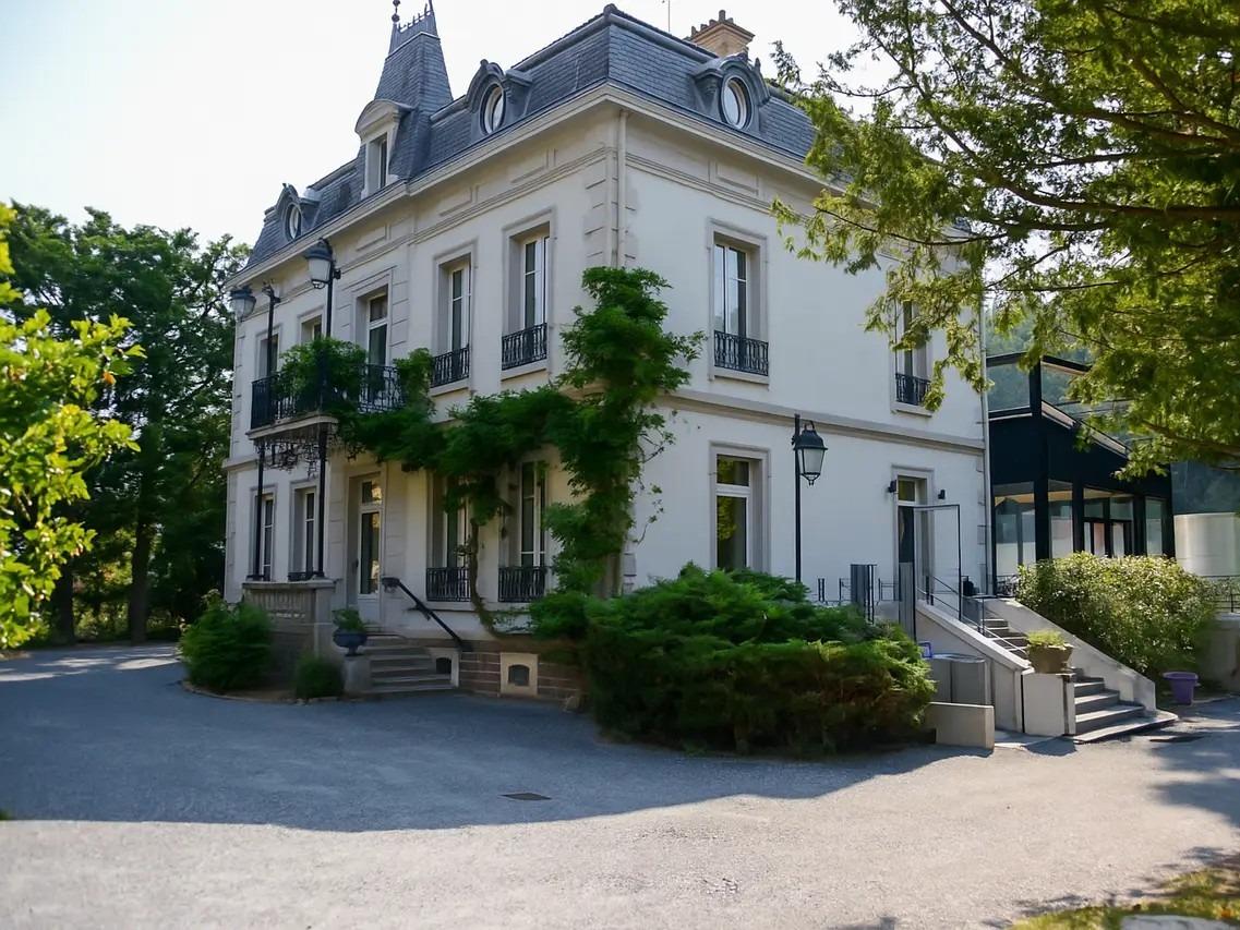 Logis Hôtel Clos Brouilly
