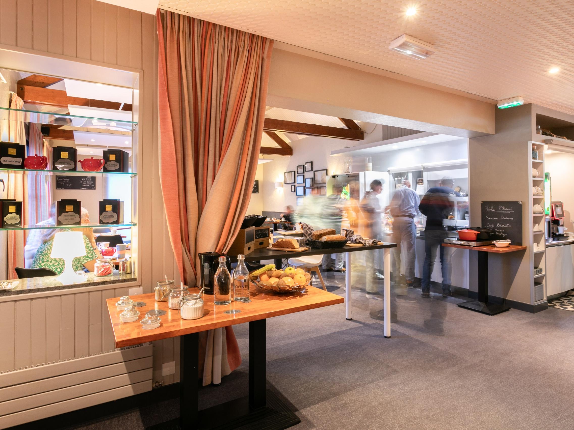 Logis Hôtel Au Chêne Vert