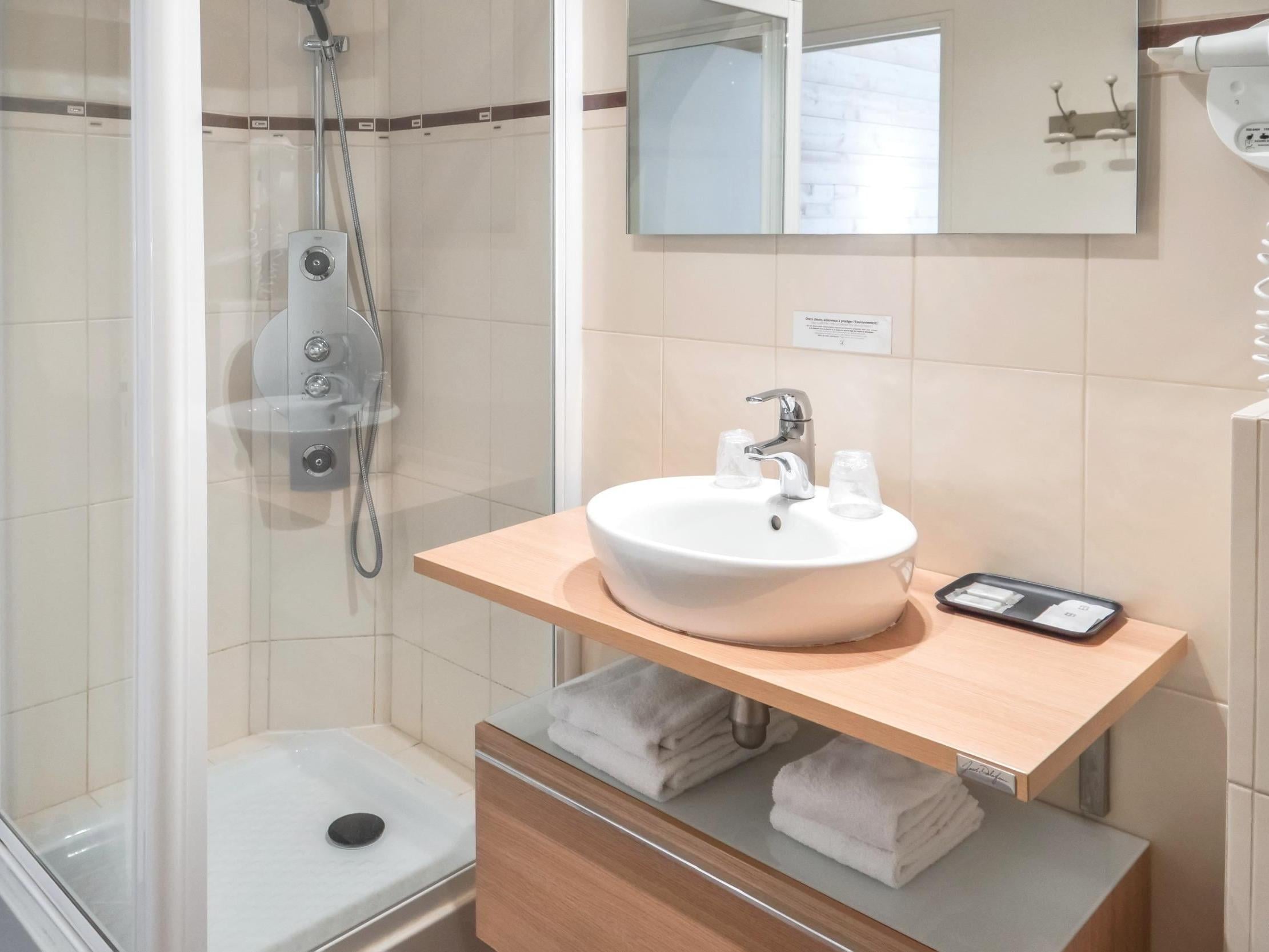 Logis Hôtel le Quai Fleuri Rest. l\'Hibiscus