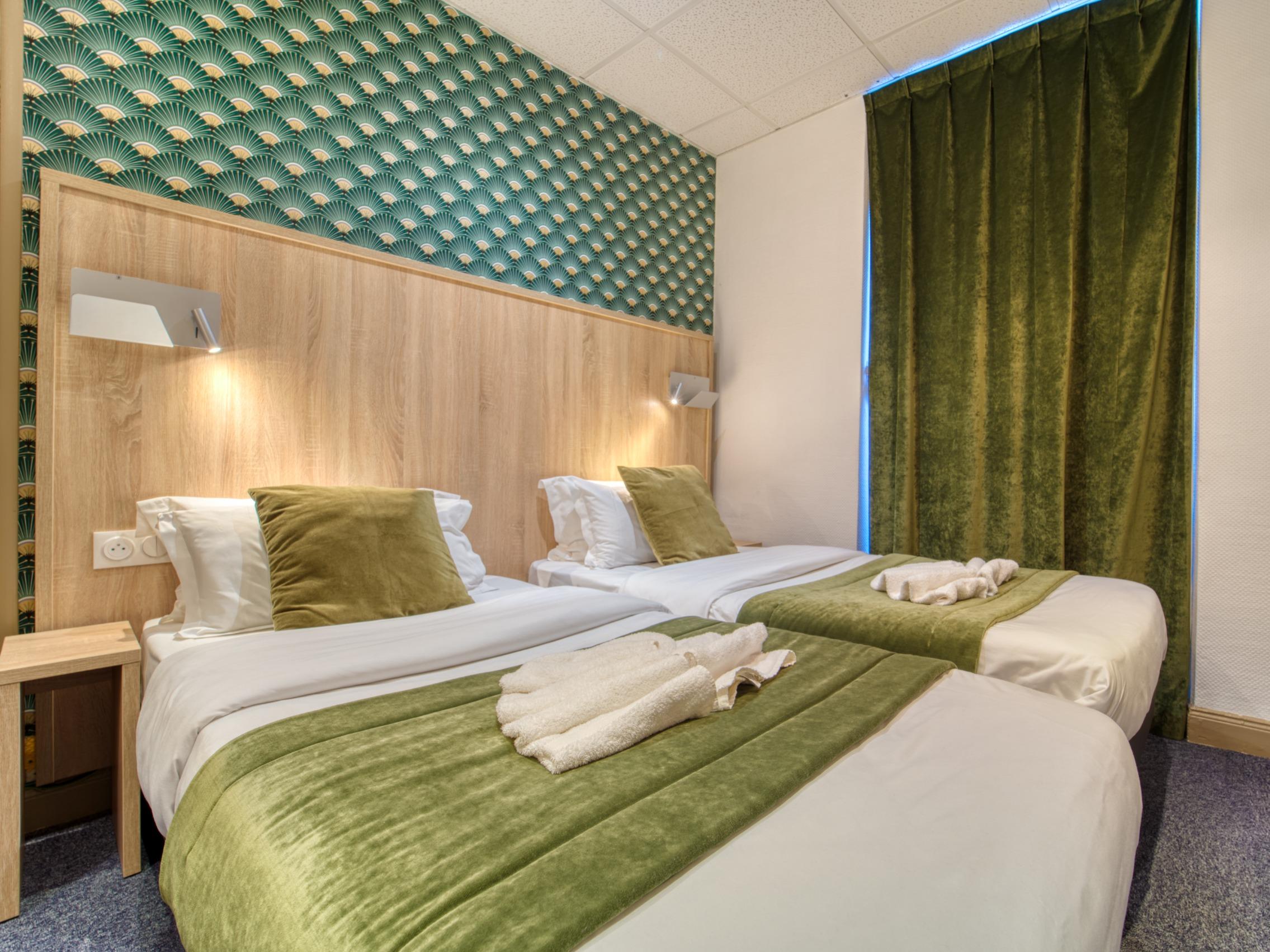 Cit\'Hotel Escurial