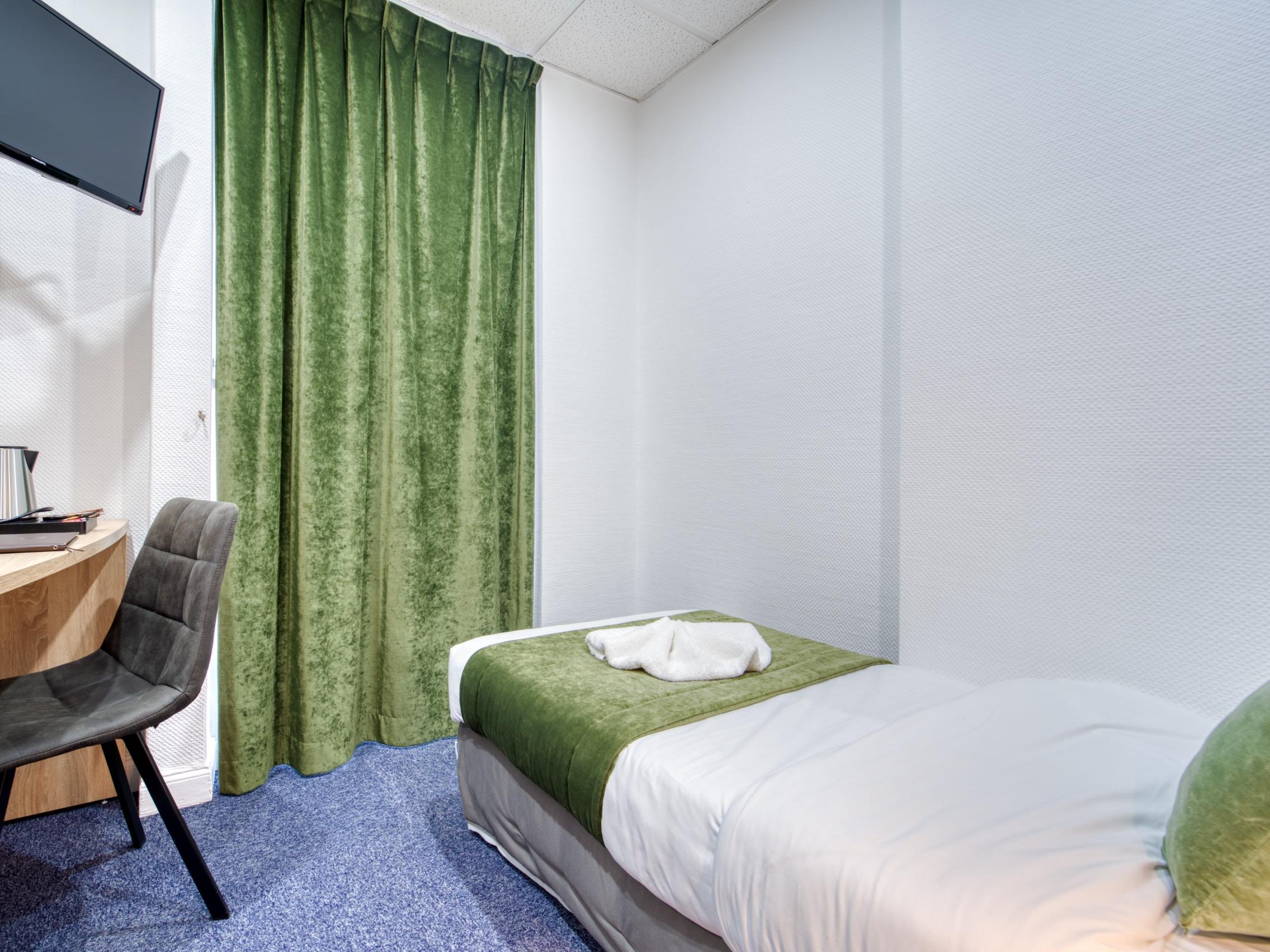 Cit\'Hotel Escurial