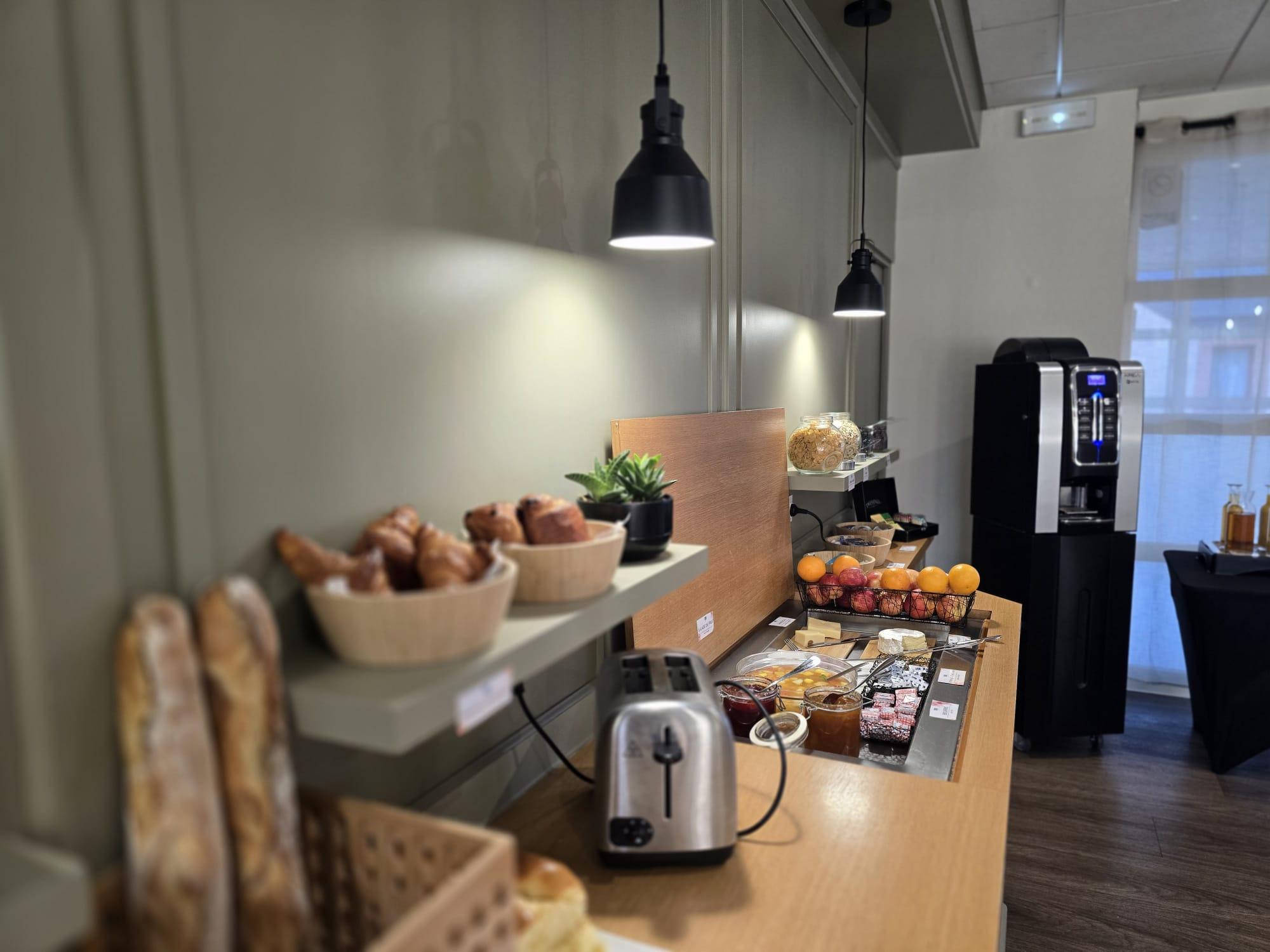 Logis Hôtel Les Fontaines