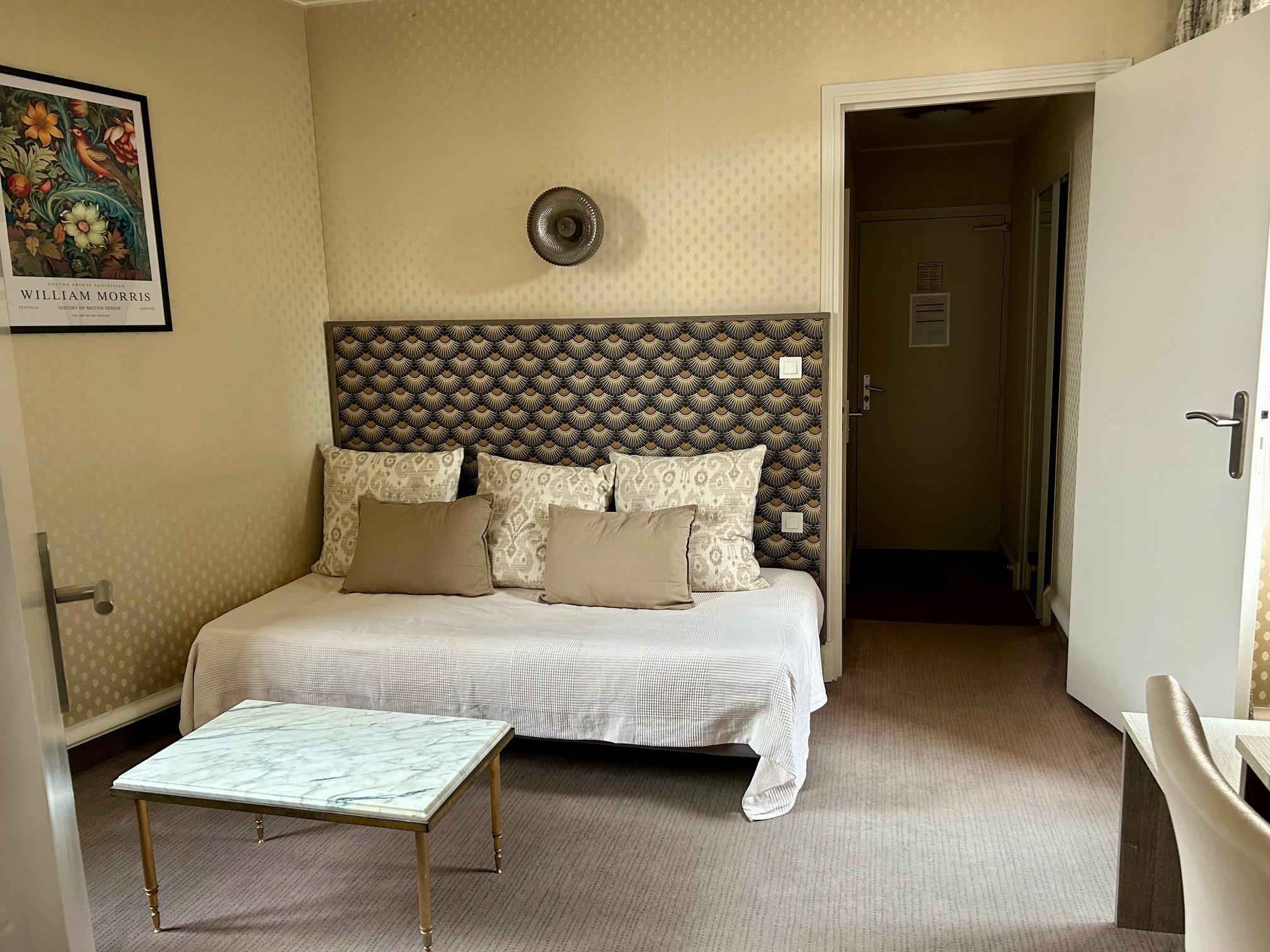 Cit\'Hotel le Challonge