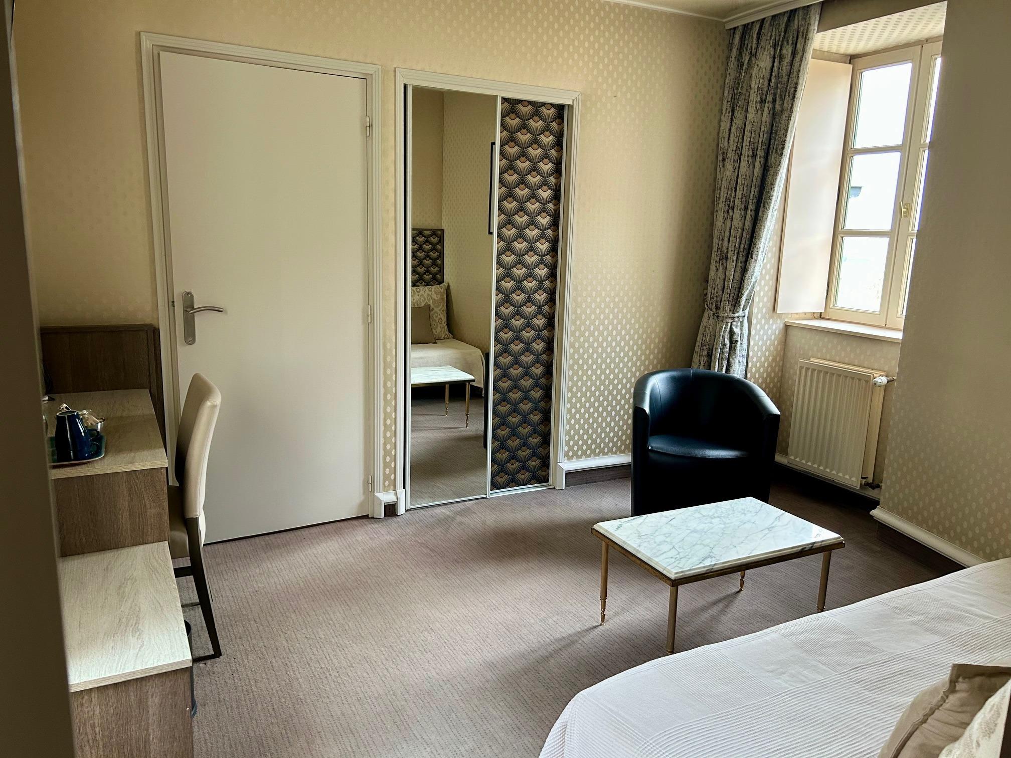 Cit\'Hotel le Challonge