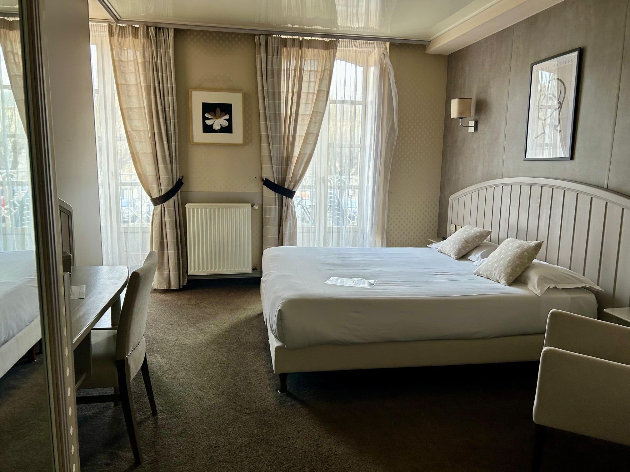 Cit\'Hotel le Challonge