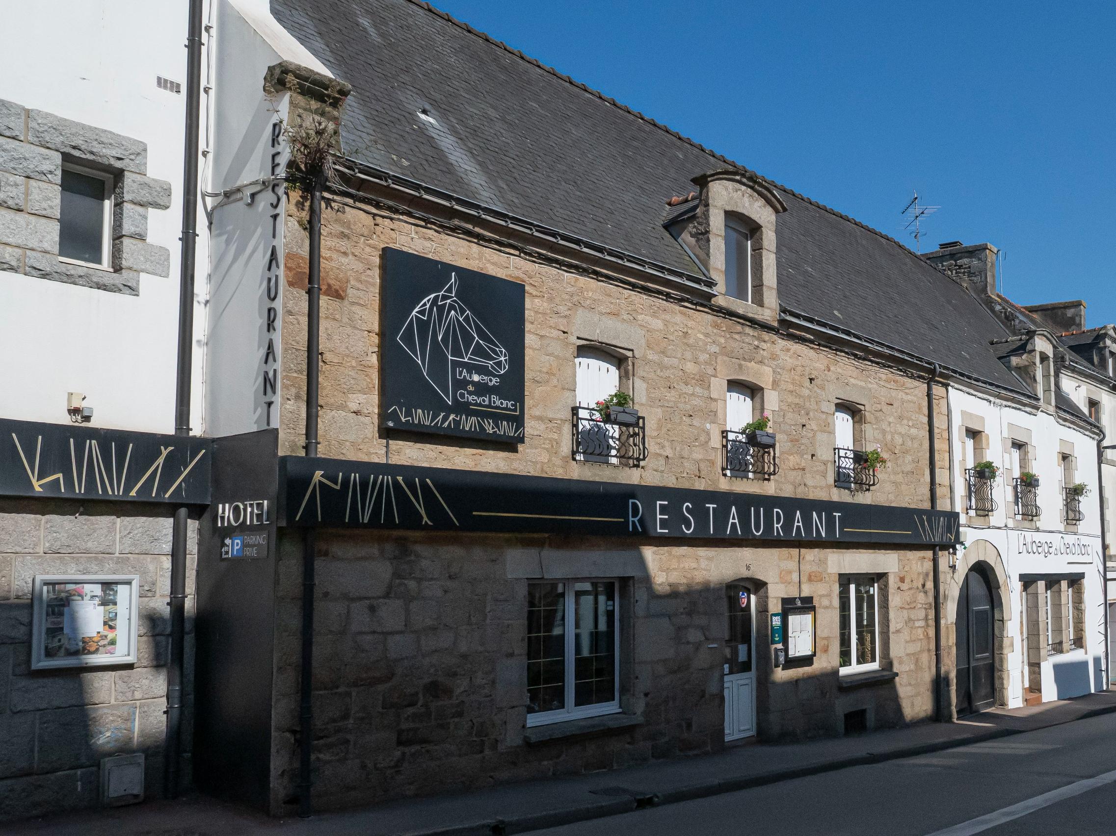 Logis Hôtel Auberge du Cheval Blanc