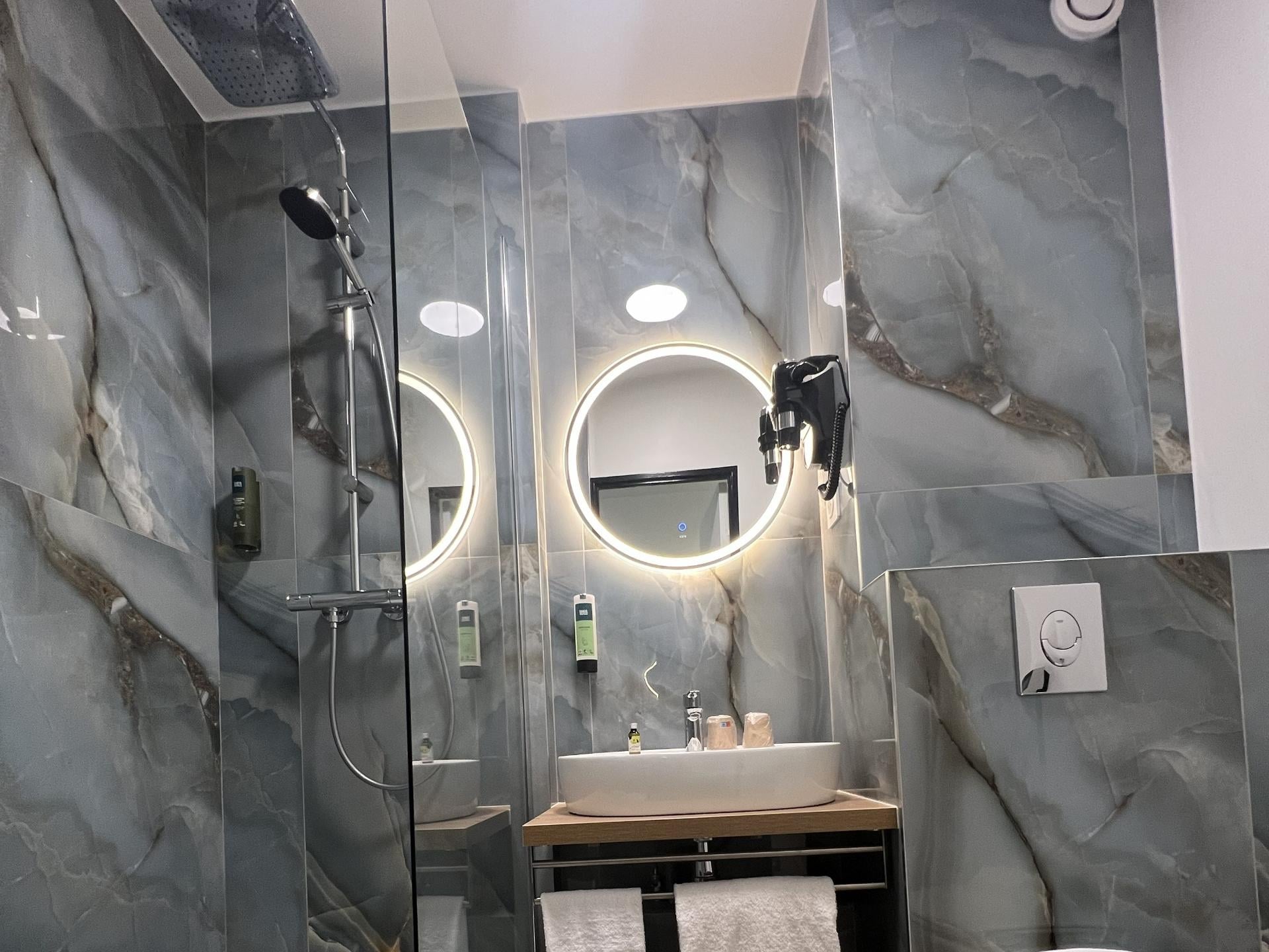 Logis Hôtel Altina Rest. le Pacy\'o